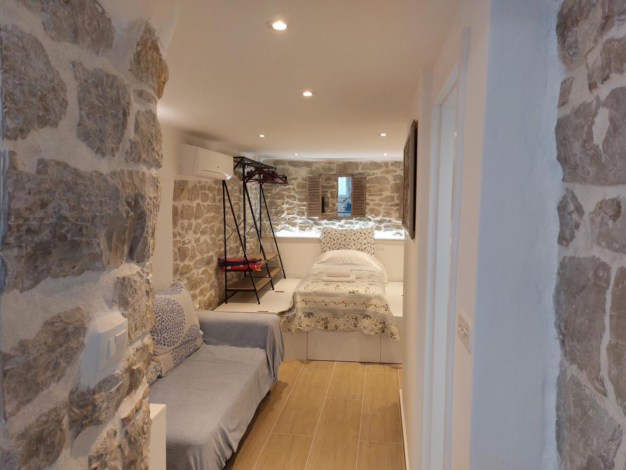 2024 Newly Renovated Apt-5 Min Walk To Old Town * Split