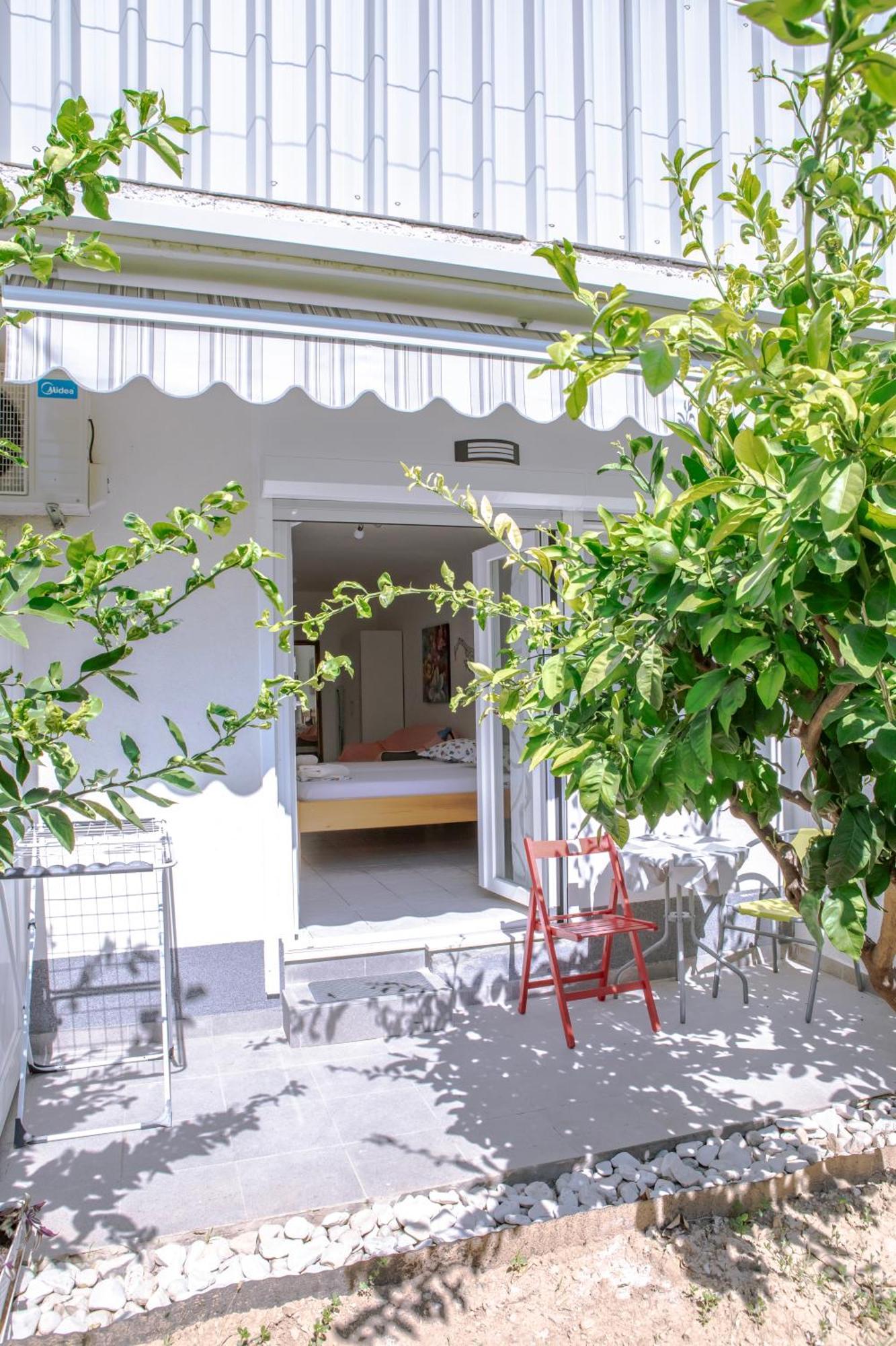 Guest house Studios Lavender 3*