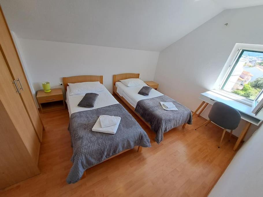 Apartment Mario-50m From The Beach,terrace With Sea View! Split