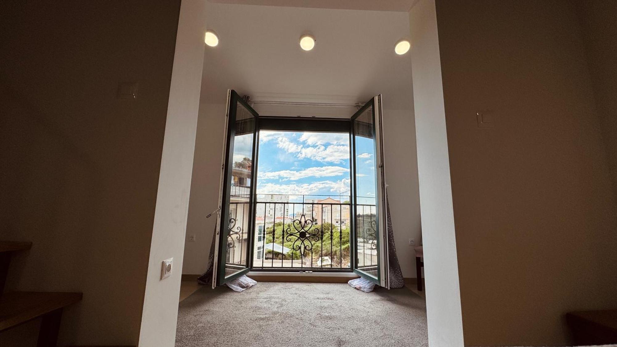Apartment Penthouse Lapis