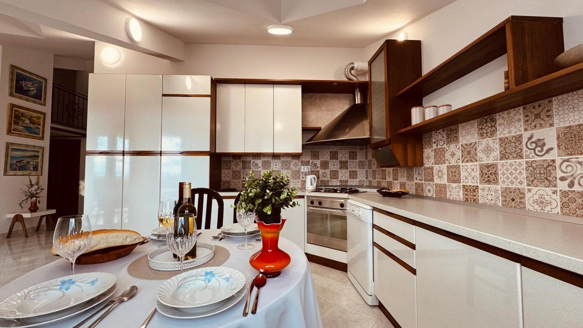 Apartment Penthouse Lapis