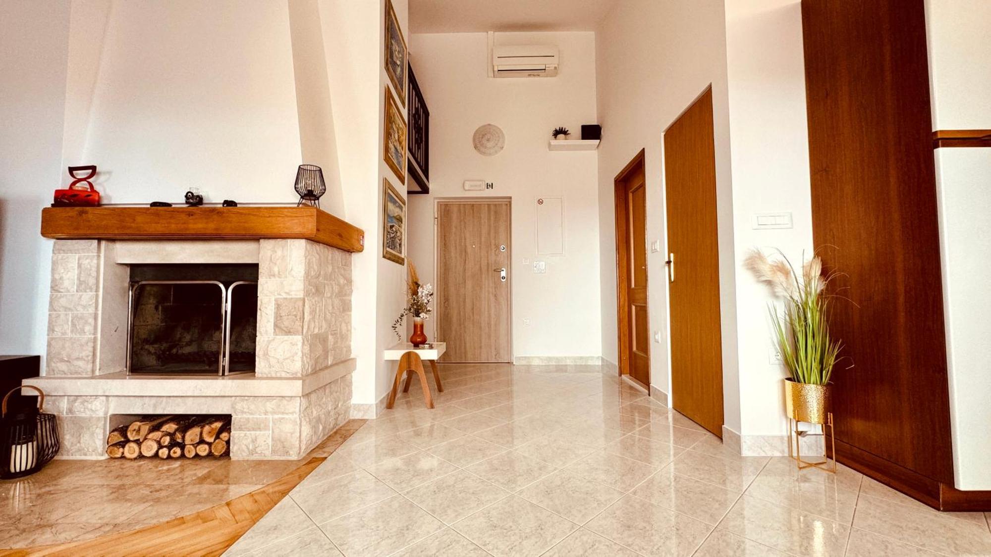 Apartment Penthouse Lapis