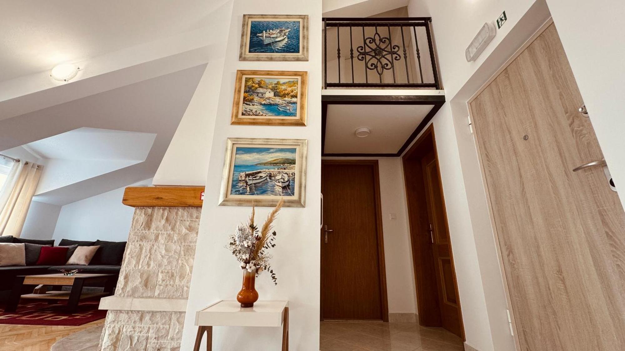Apartment Penthouse Lapis