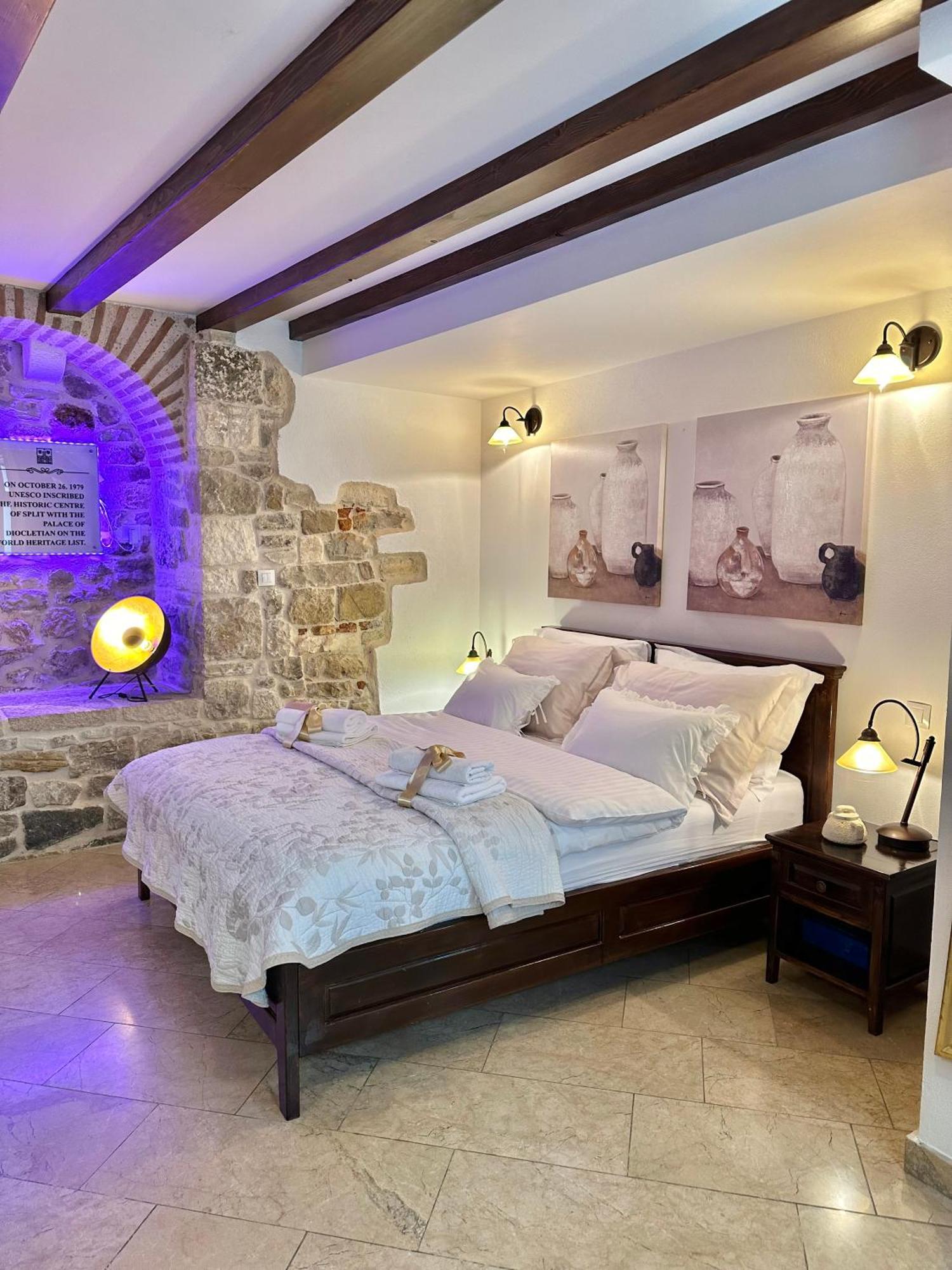 Apartment Diocletian Wine Studio Apartment Split