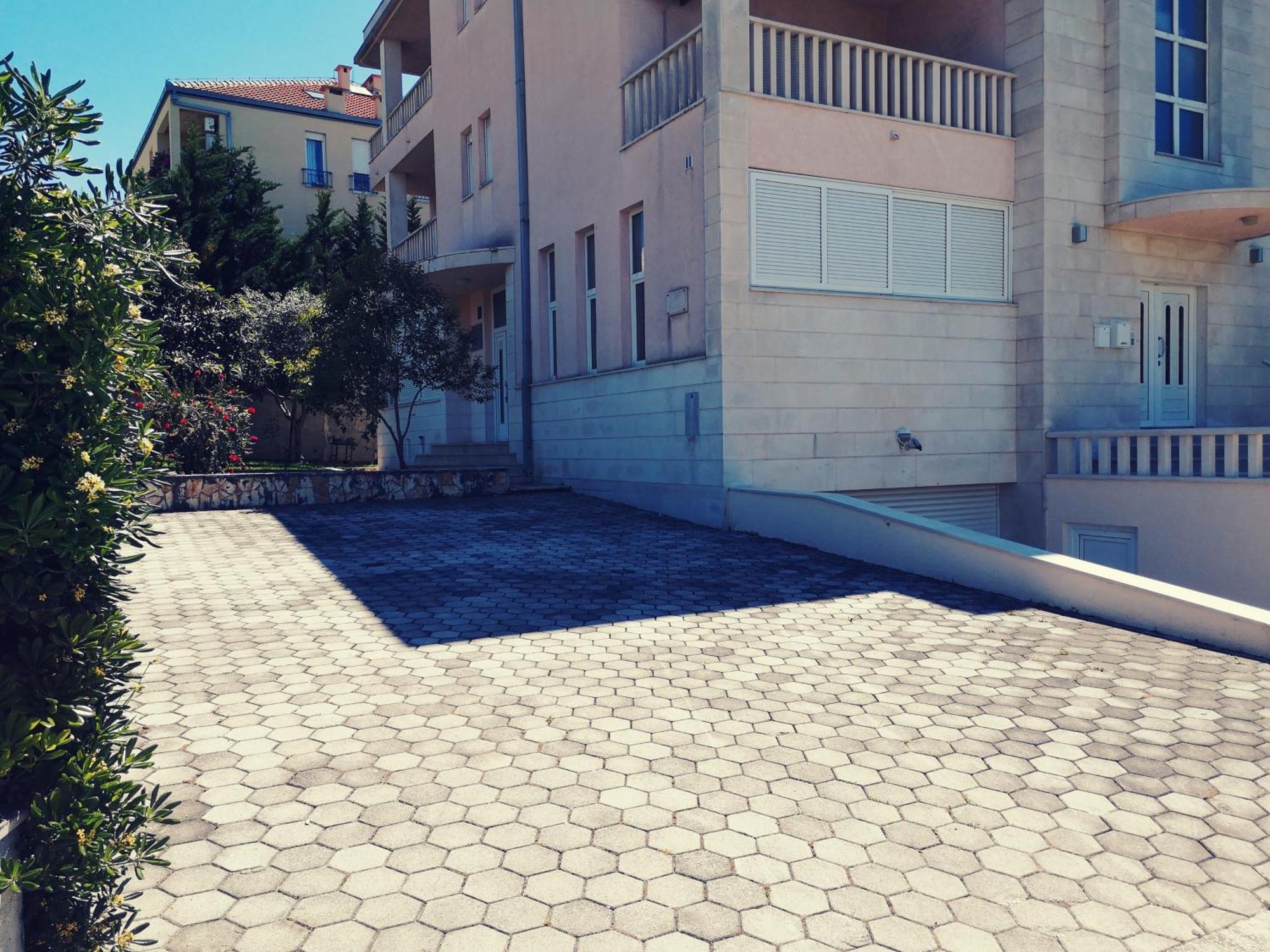 Apartment Apartments Villa Pjer *