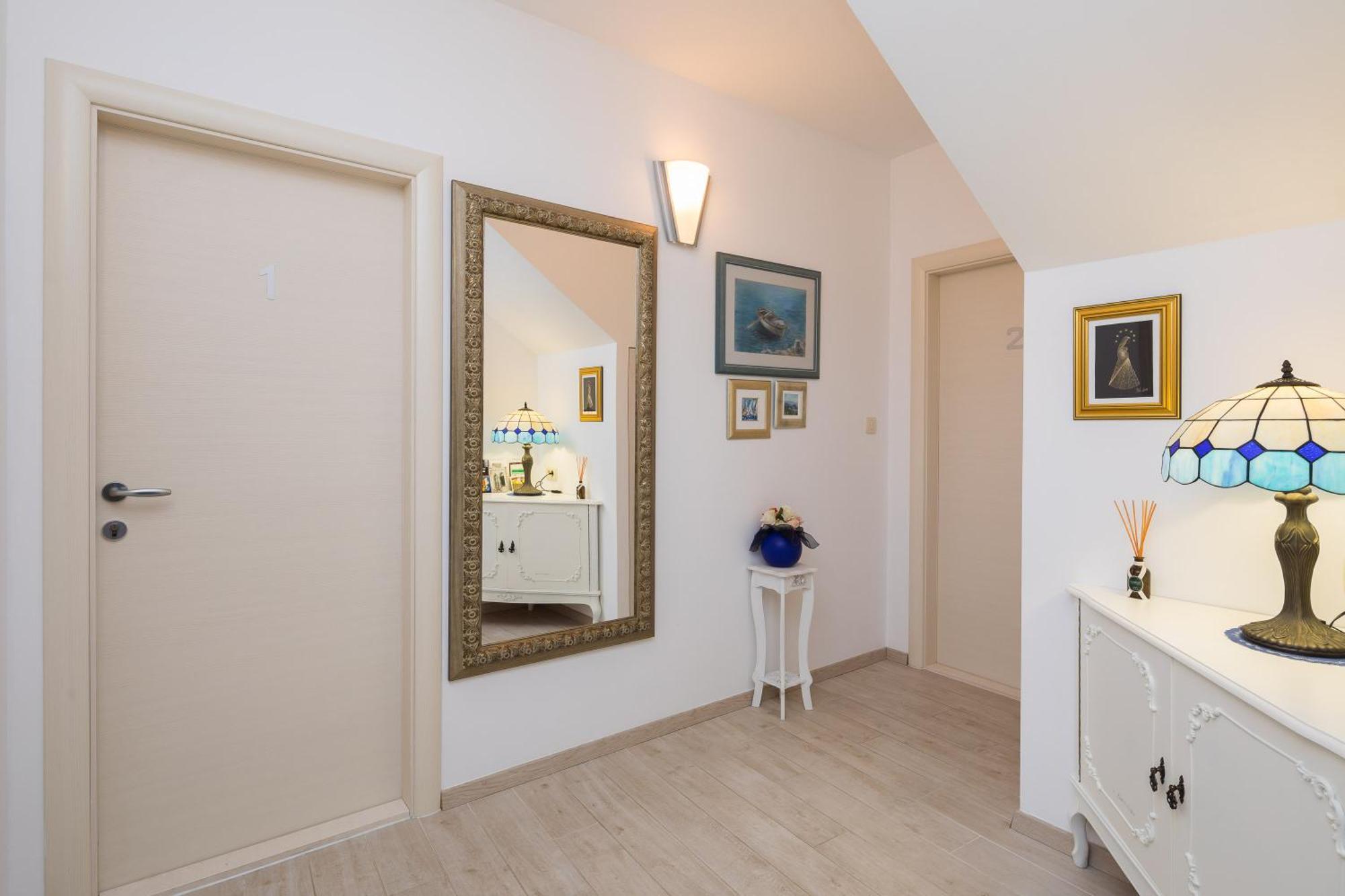 Romantic Luxury Split