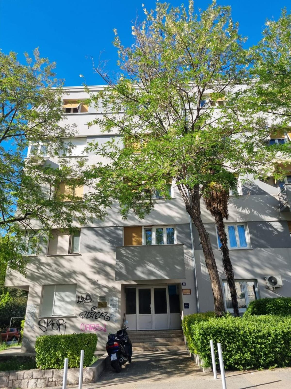 Apartment Penny Split