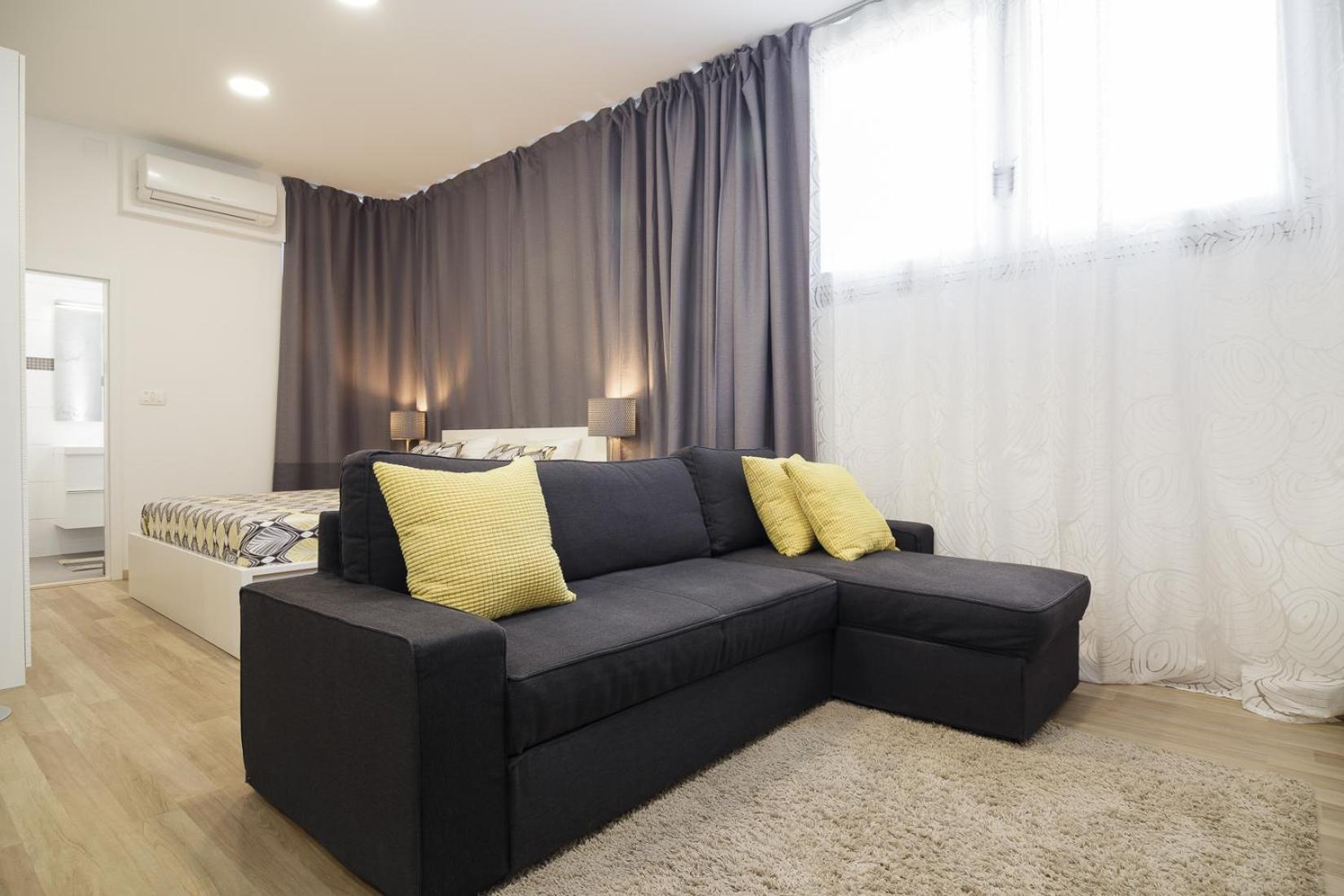 Aspalathos Centar - Center, A Few Minutes' Walking Distance To The Unesco Palace, Parking Lot In Front Of The Split
