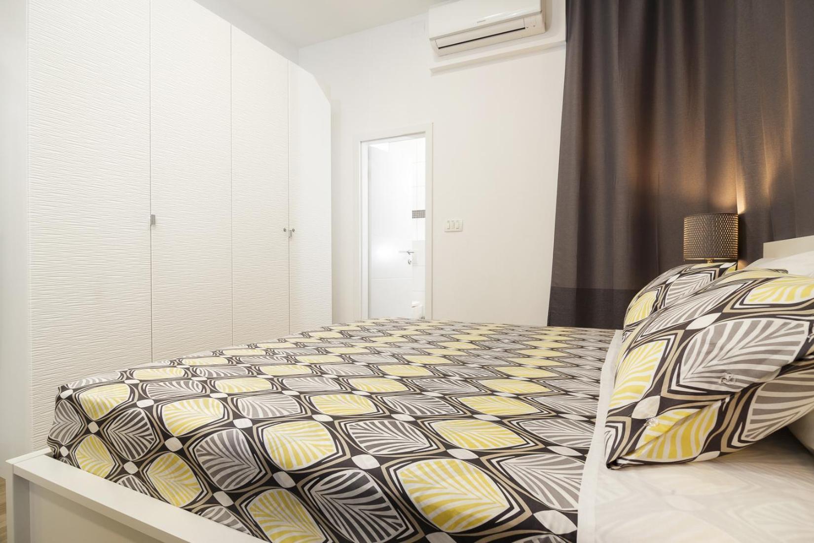 Aspalathos Centar - Center, A Few Minutes' Walking Distance To The Unesco Palace, Parking Lot In Front Of The Split