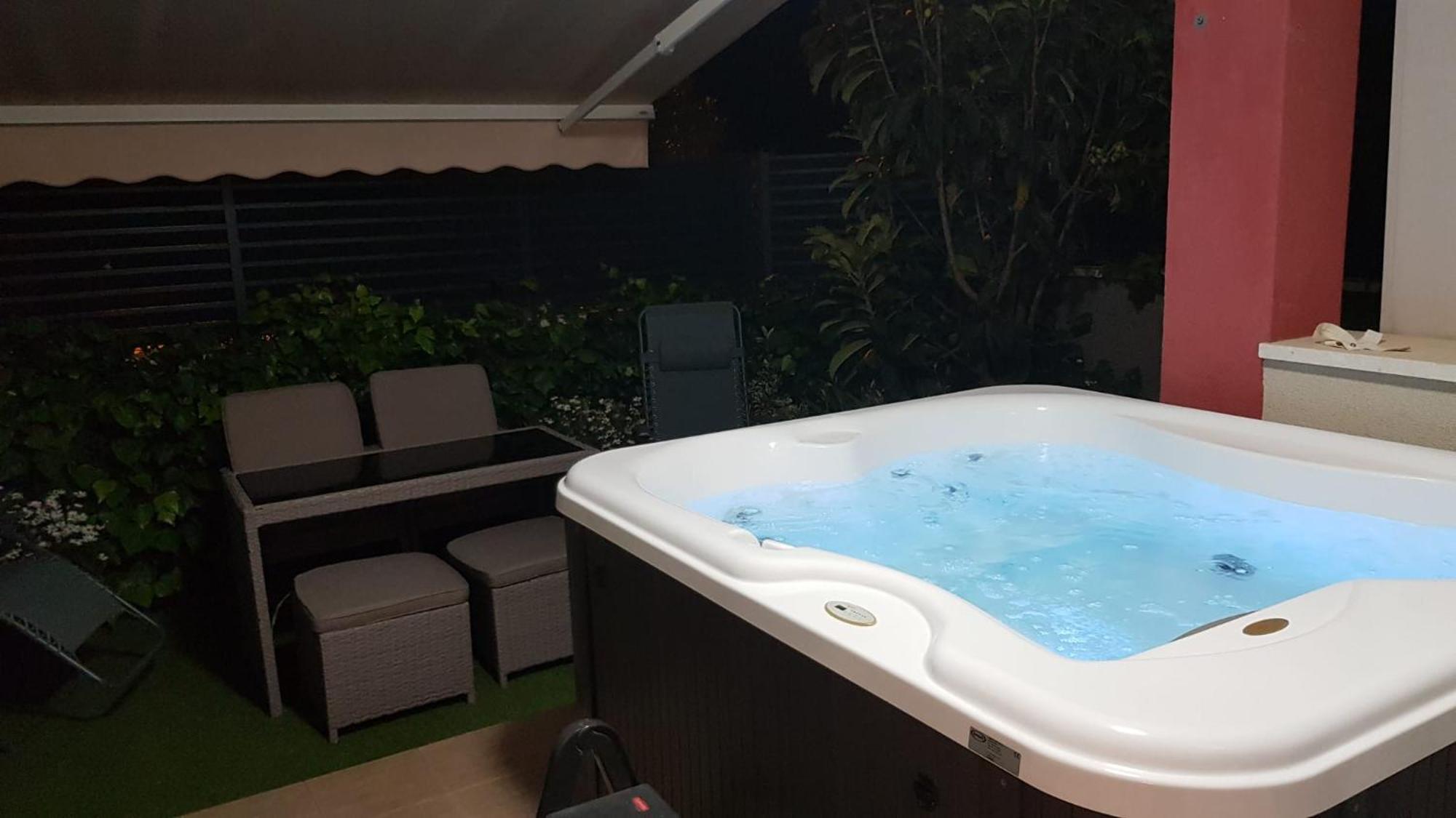 Salvia With Private Jacuzzi