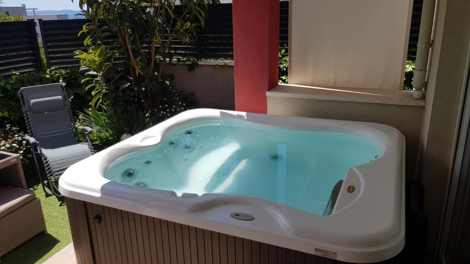 Salvia With Private Jacuzzi