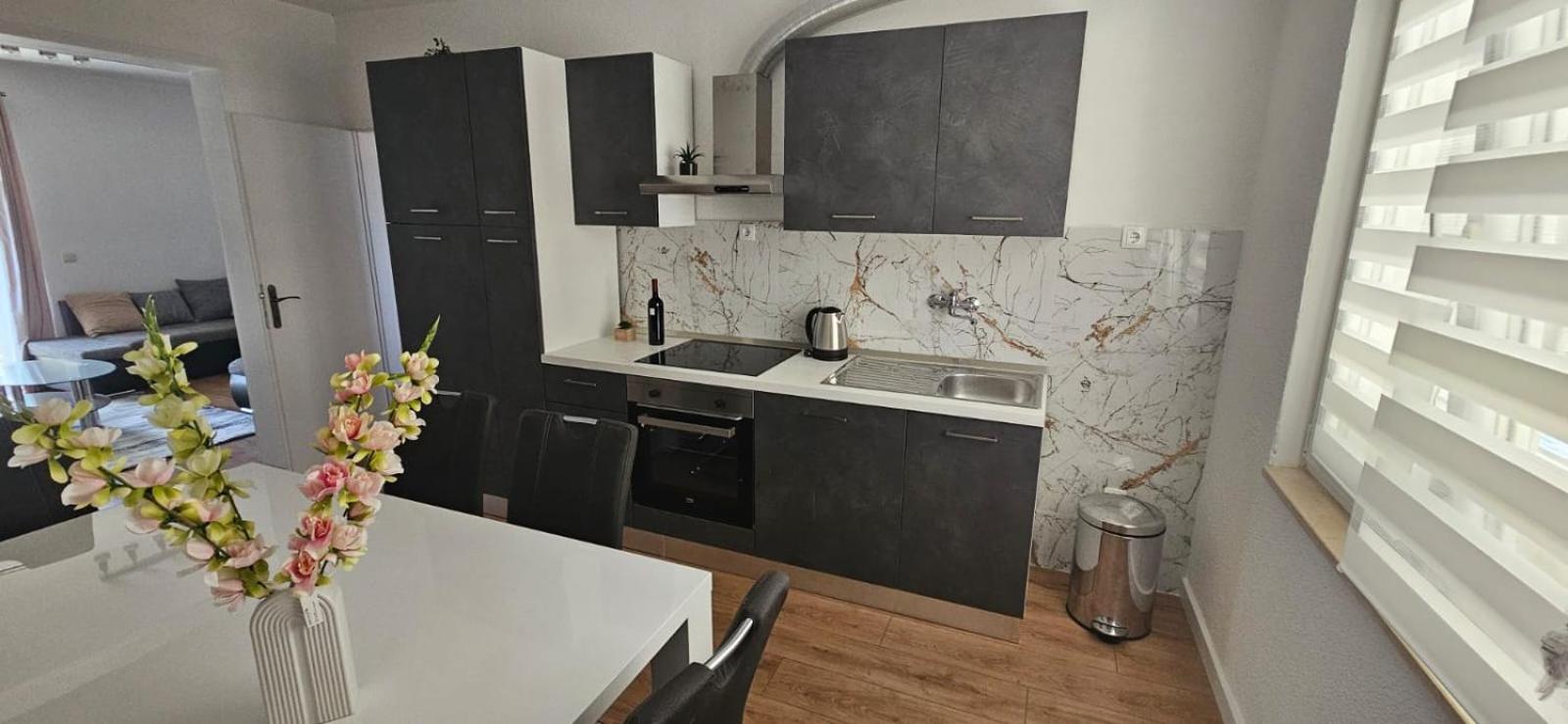 Apartamento Mia With Pool1 *