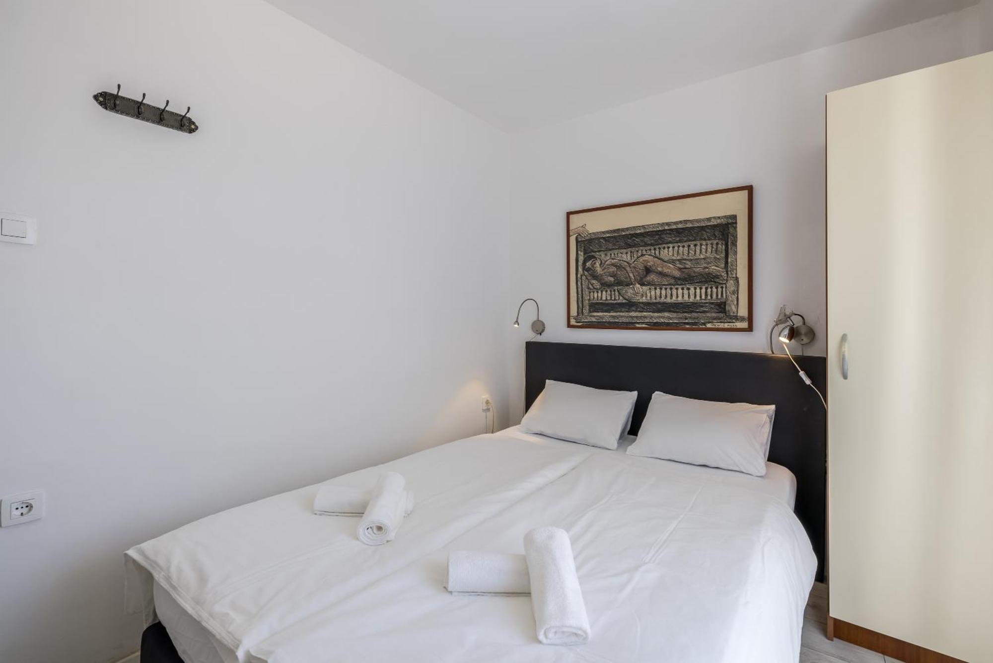 Apartment Split Central City Apartment *