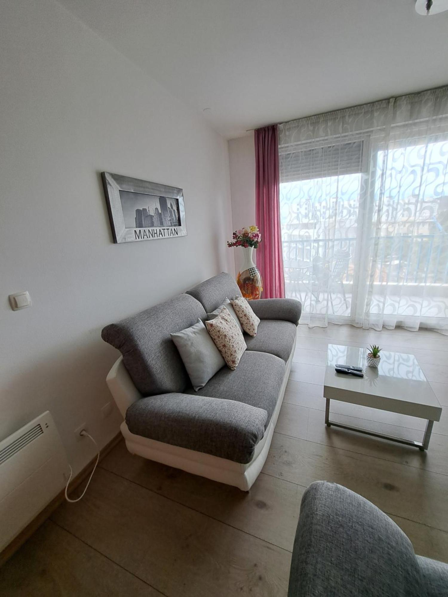 Apartamento In Split, Near The Old Town, Three Rooms, Balcony, Garage