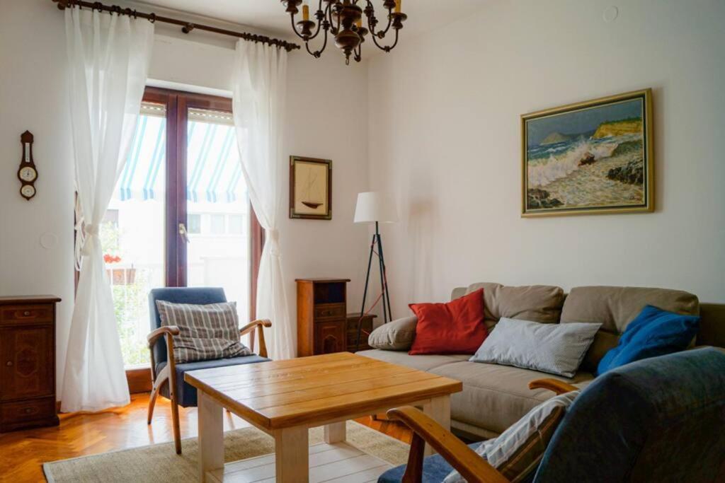 Forest Park Nest Apartment, Near Centre, With Free Parking