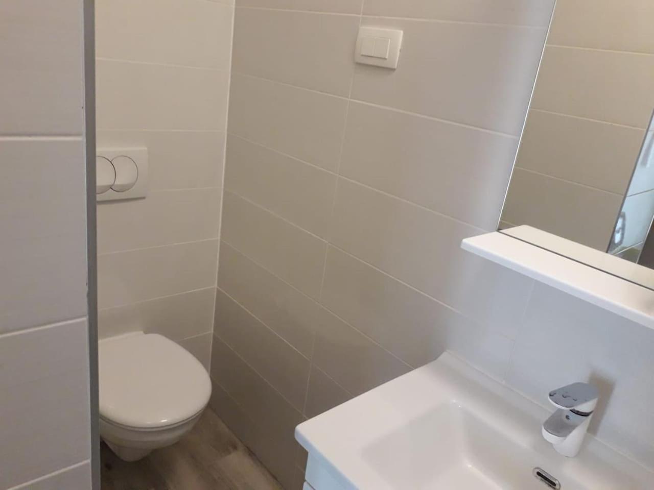 Apartment Near Trstenik With Secure Parking