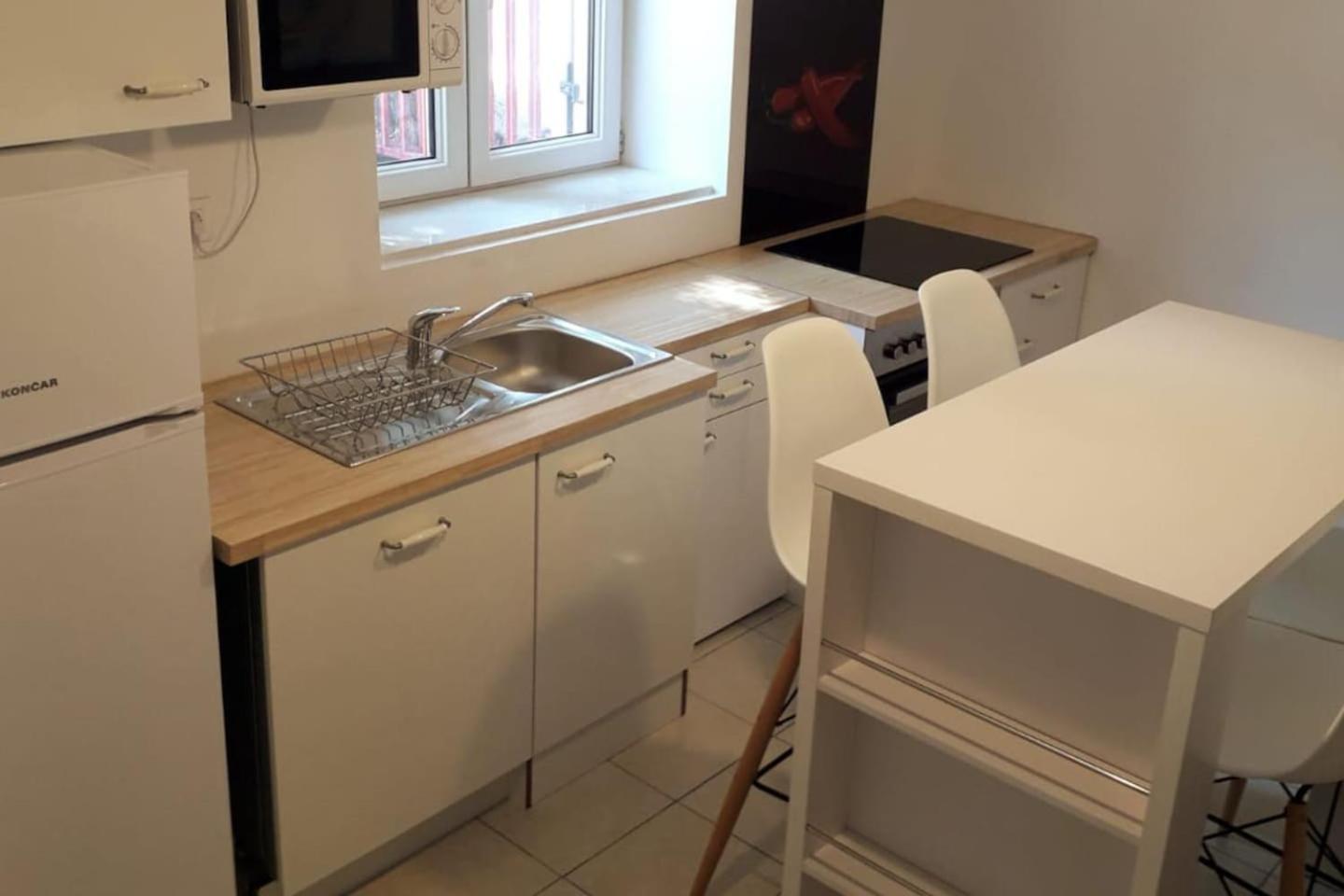 Apartment Near Trstenik With Secure Parking *