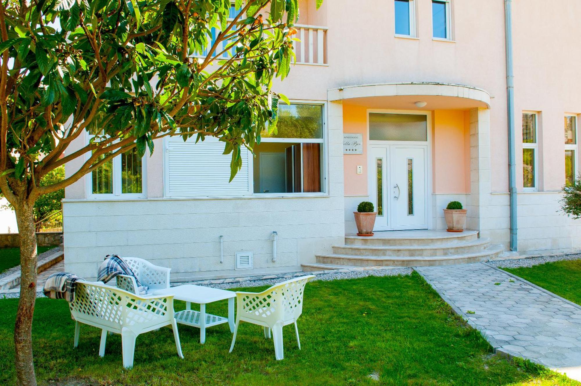 Apartment Apartments Villa Pjer Split