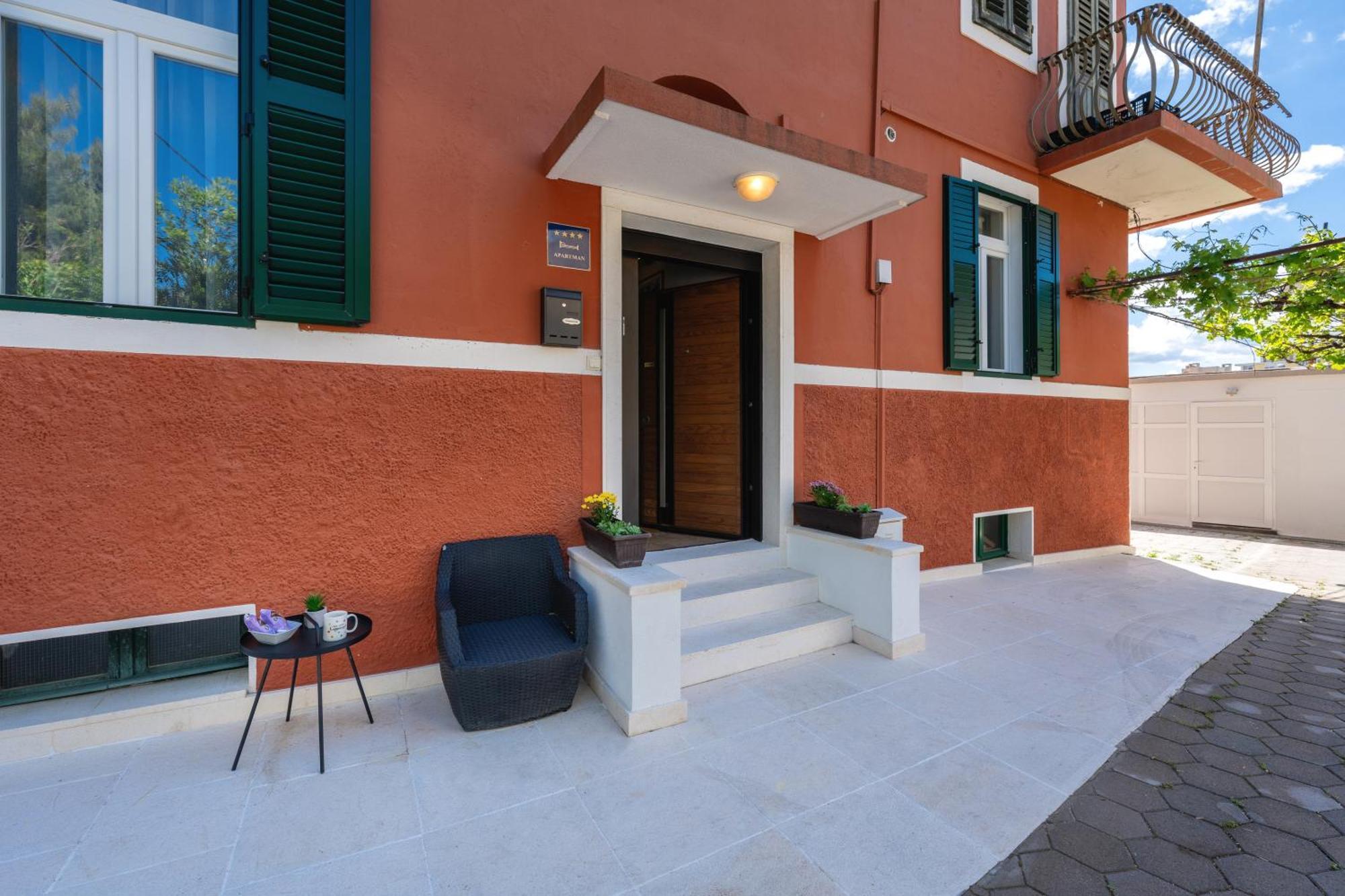 Apartment Premium Alba Rosa
