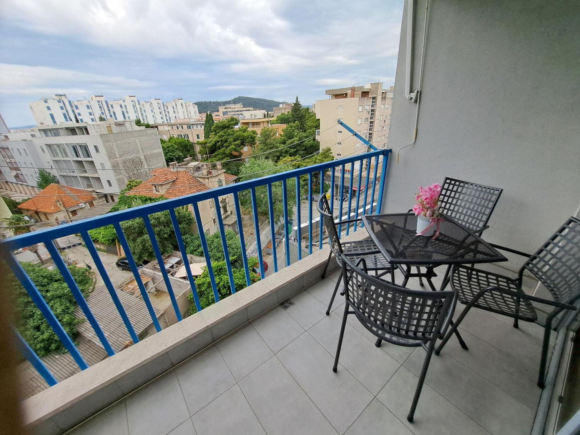 Apartment In Split, Near The Old Town, Three Rooms, Balcony, Garage Split