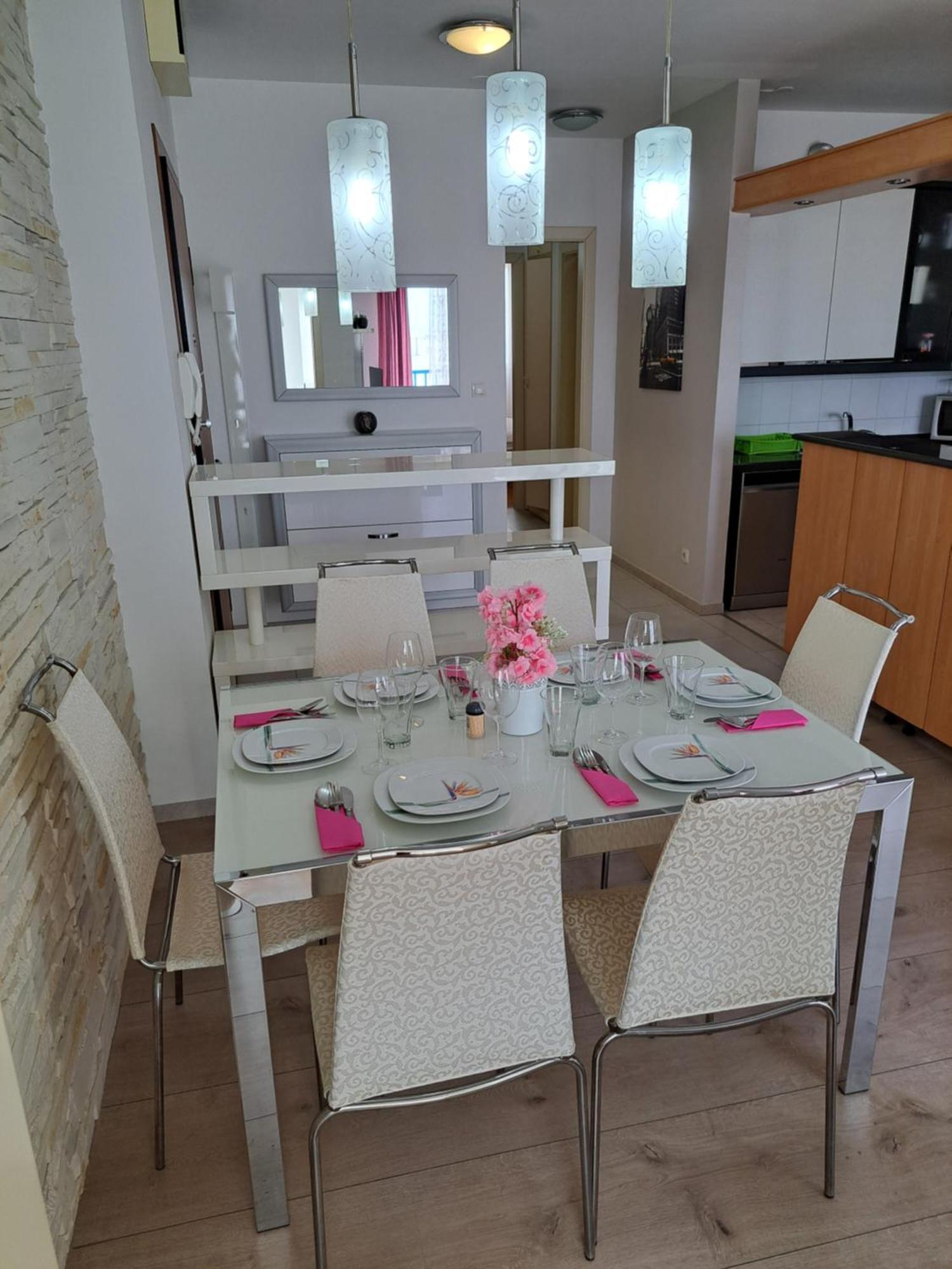 Apartment In Split, Near The Old Town, Three Rooms, Balcony, Garage *