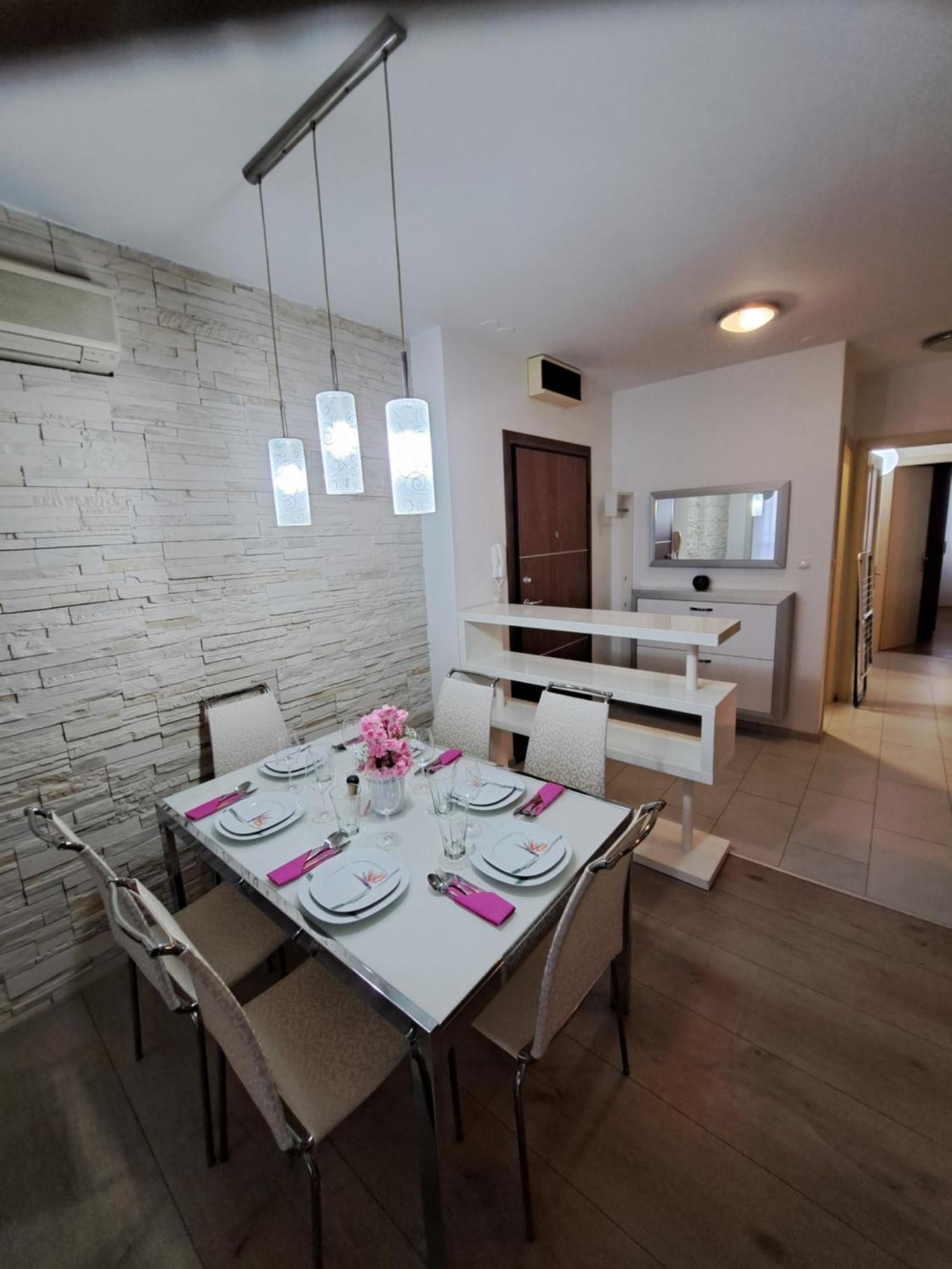In Split, Near The Old Town, Three Rooms, Balcony, Garage * Split