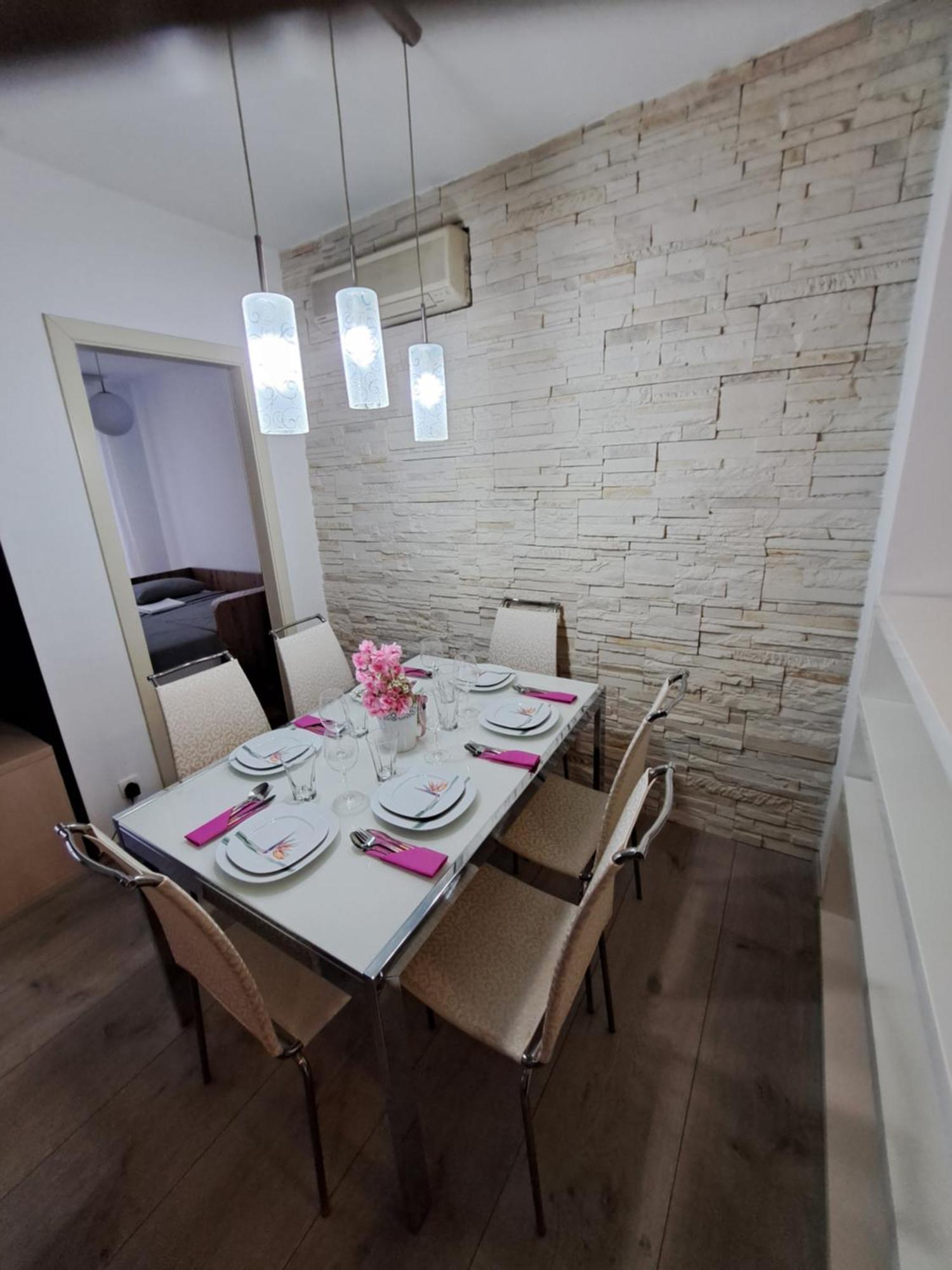 Apartment In Split, Near The Old Town, Three Rooms, Balcony, Garage