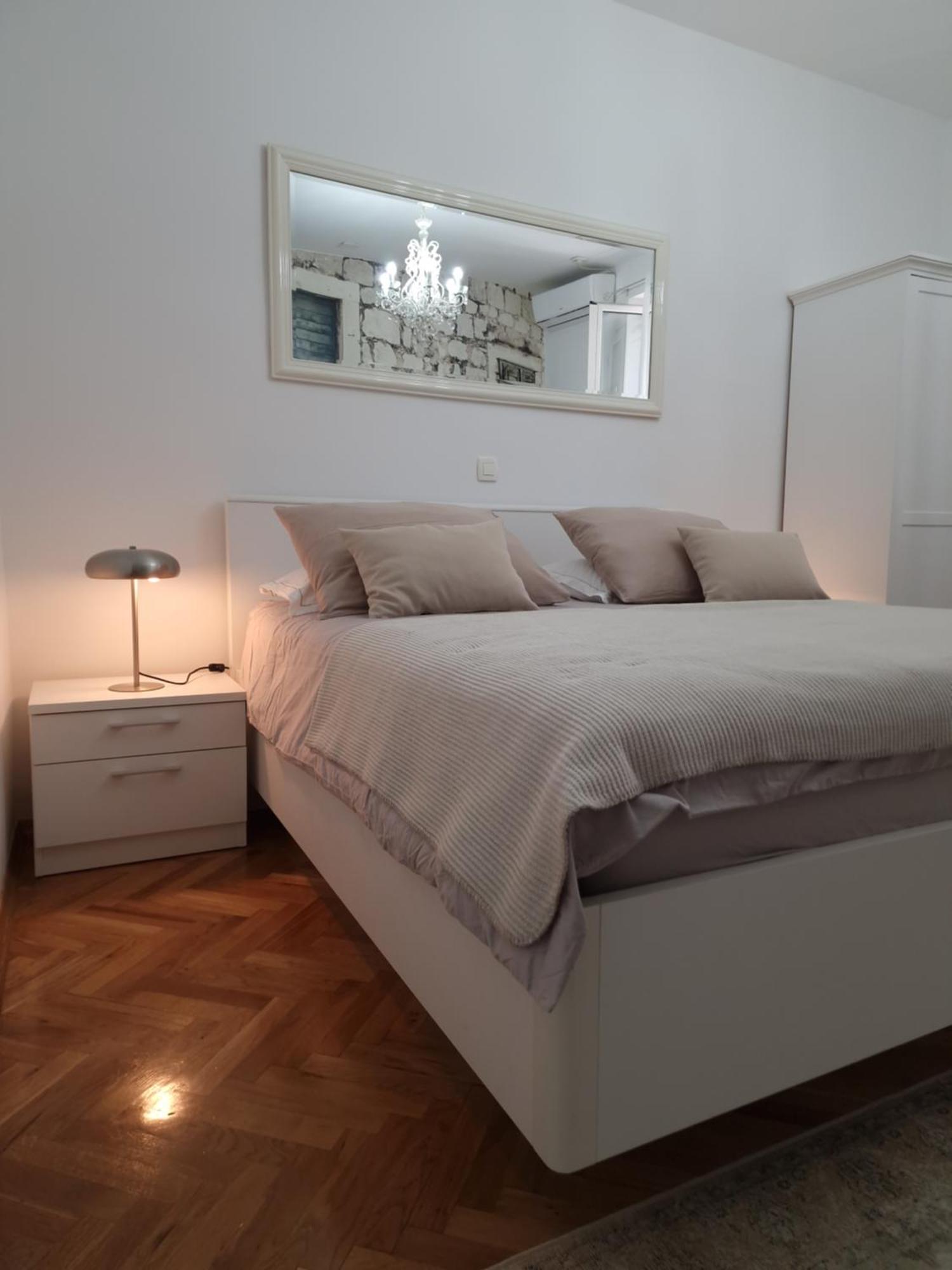 Ani Apartment *