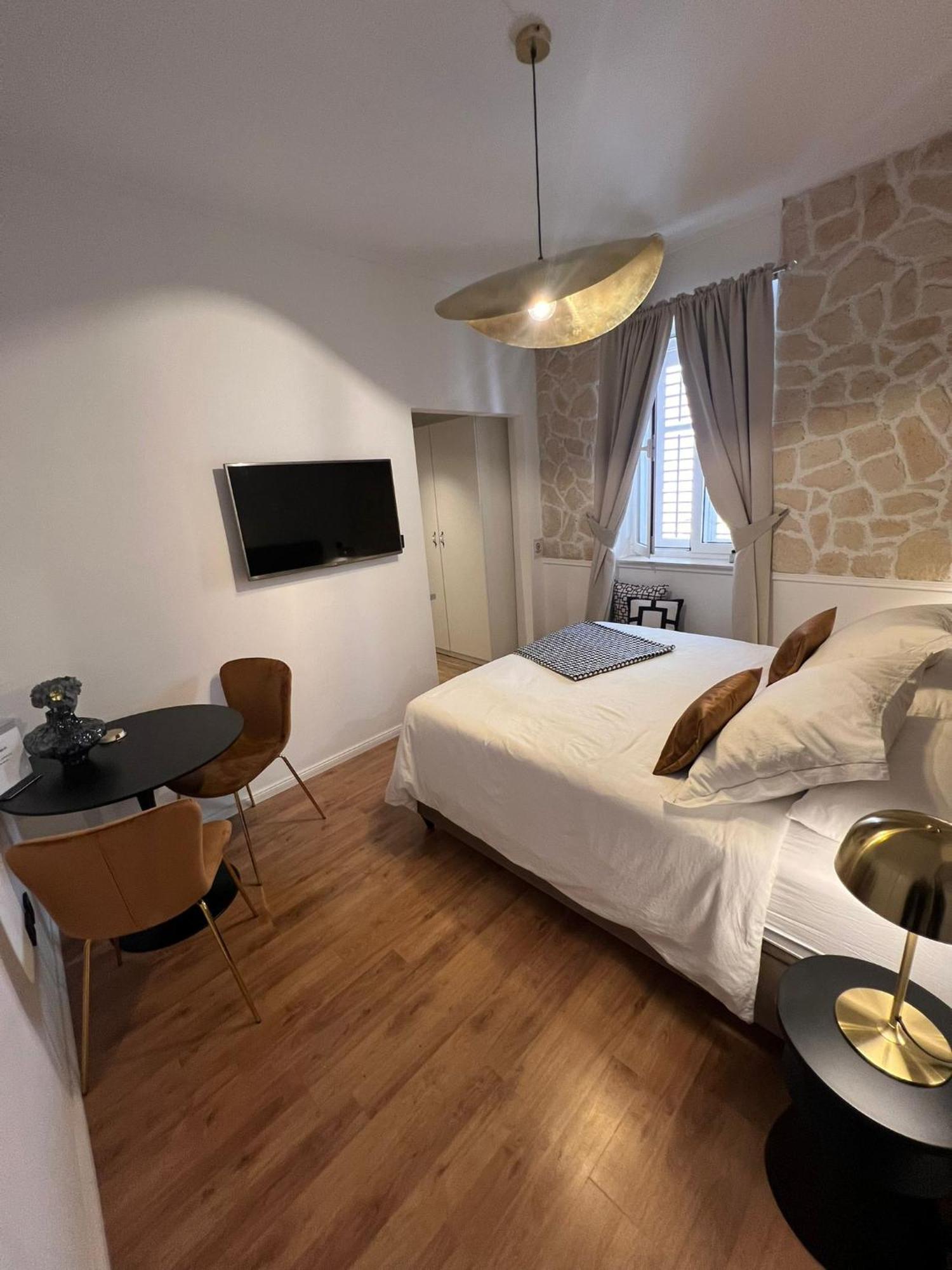 Ani Apartment Split