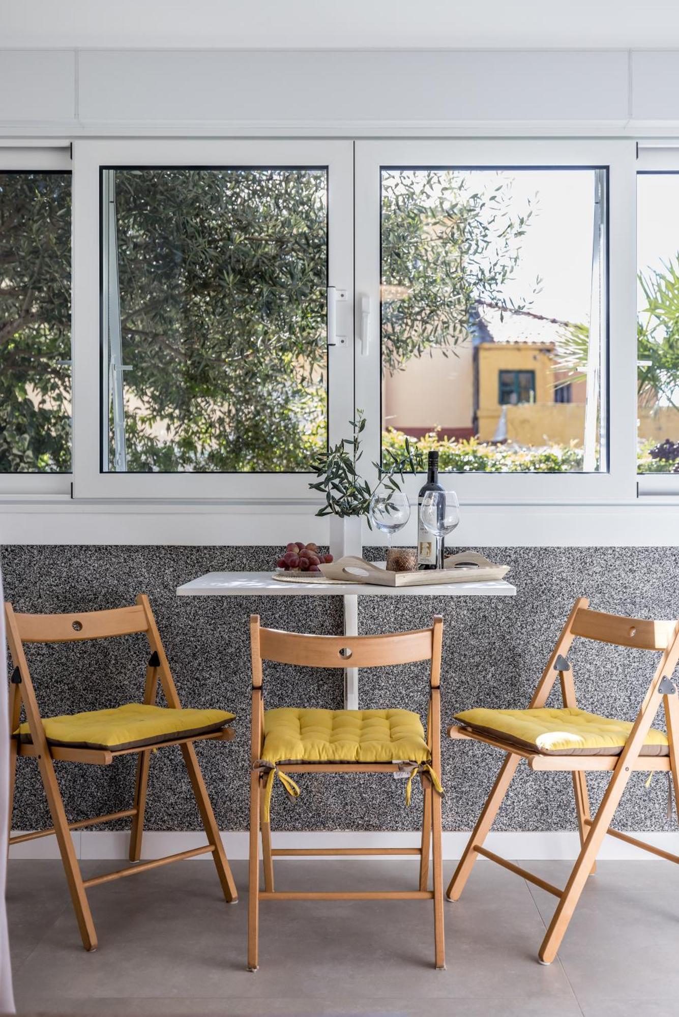 Olive Shade - Near The Beach *