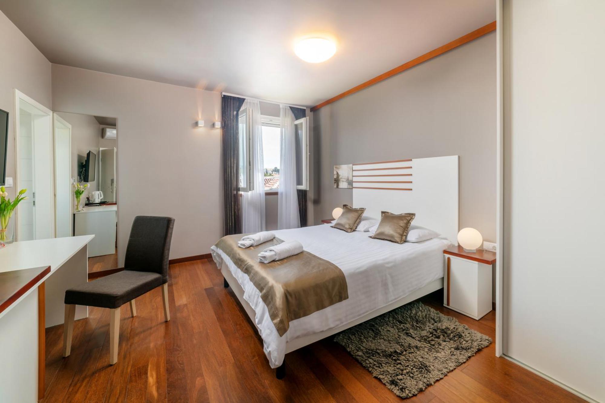 Luxury Kiara * Split