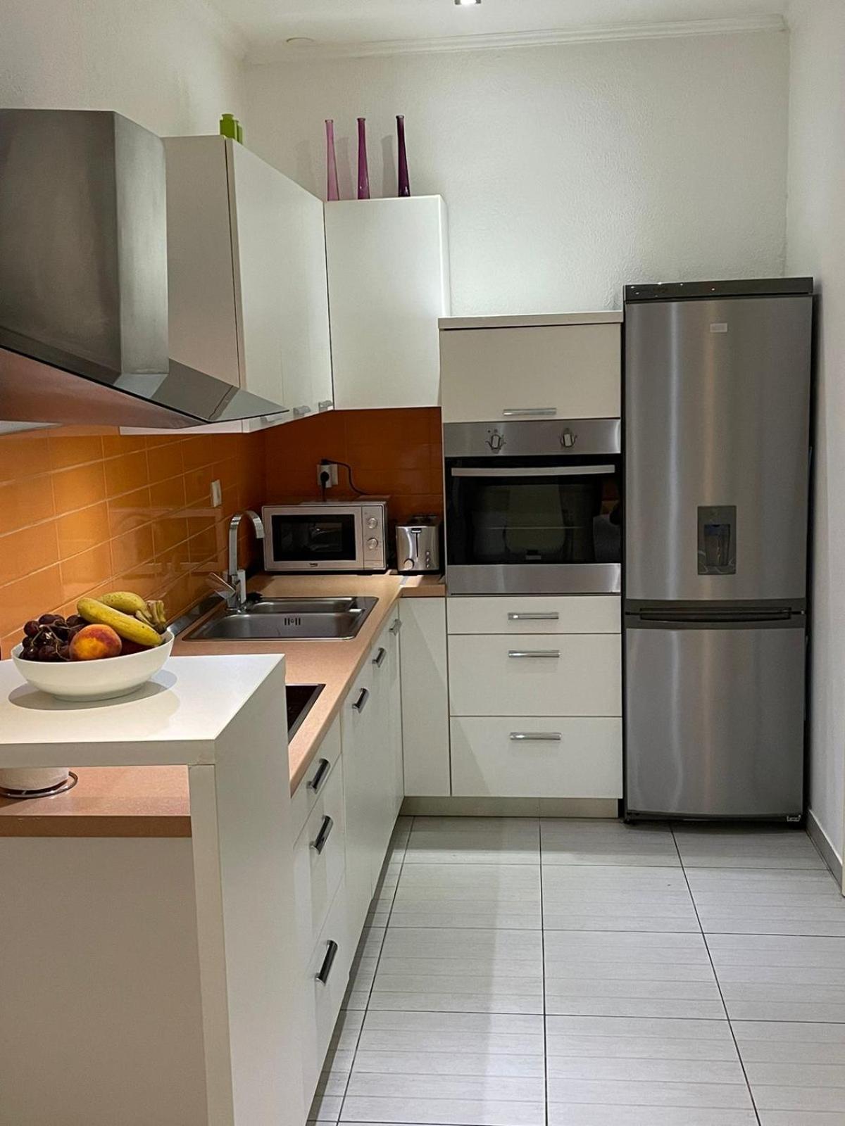 George Apartment, Renovated 2024, Downtown Apartment