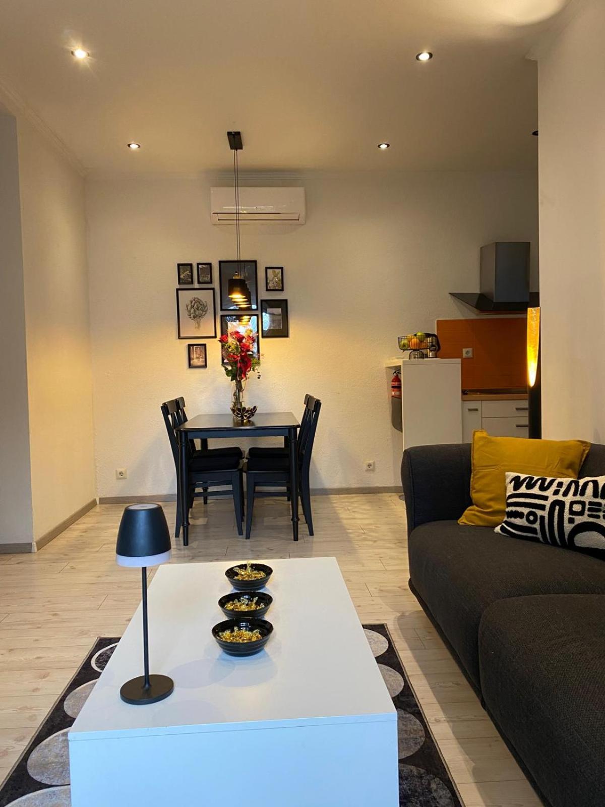 George Apartment, Renovated 2024, Downtown