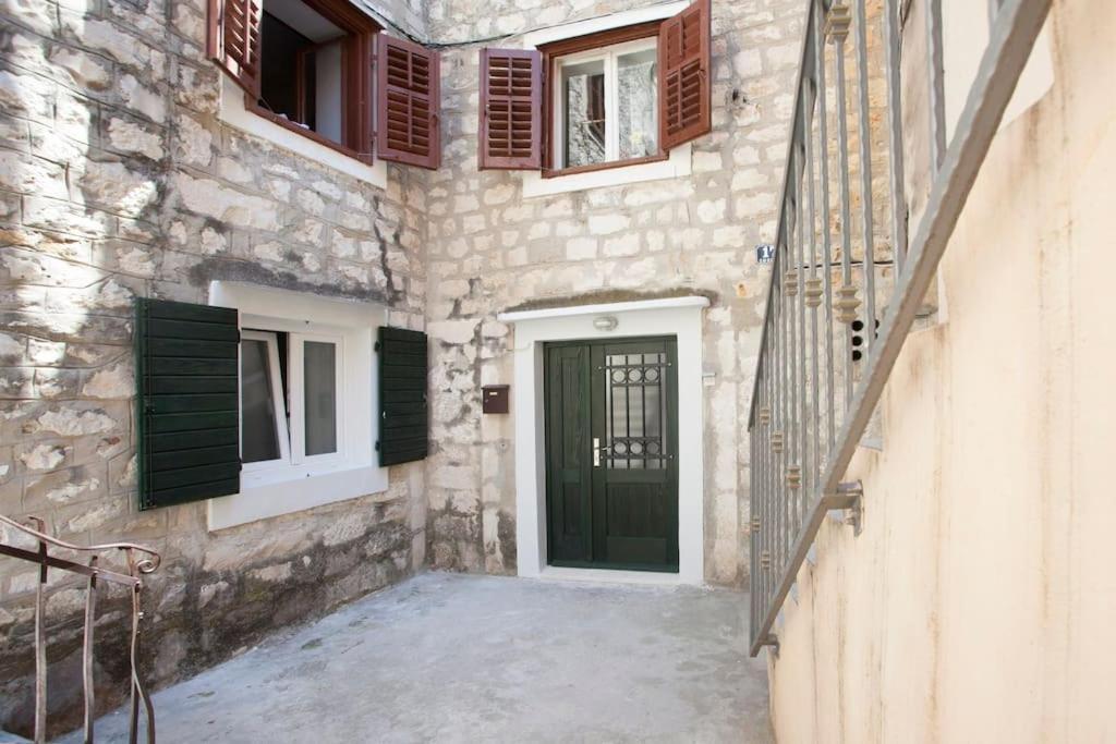 Brand New Damir In Center Apartment