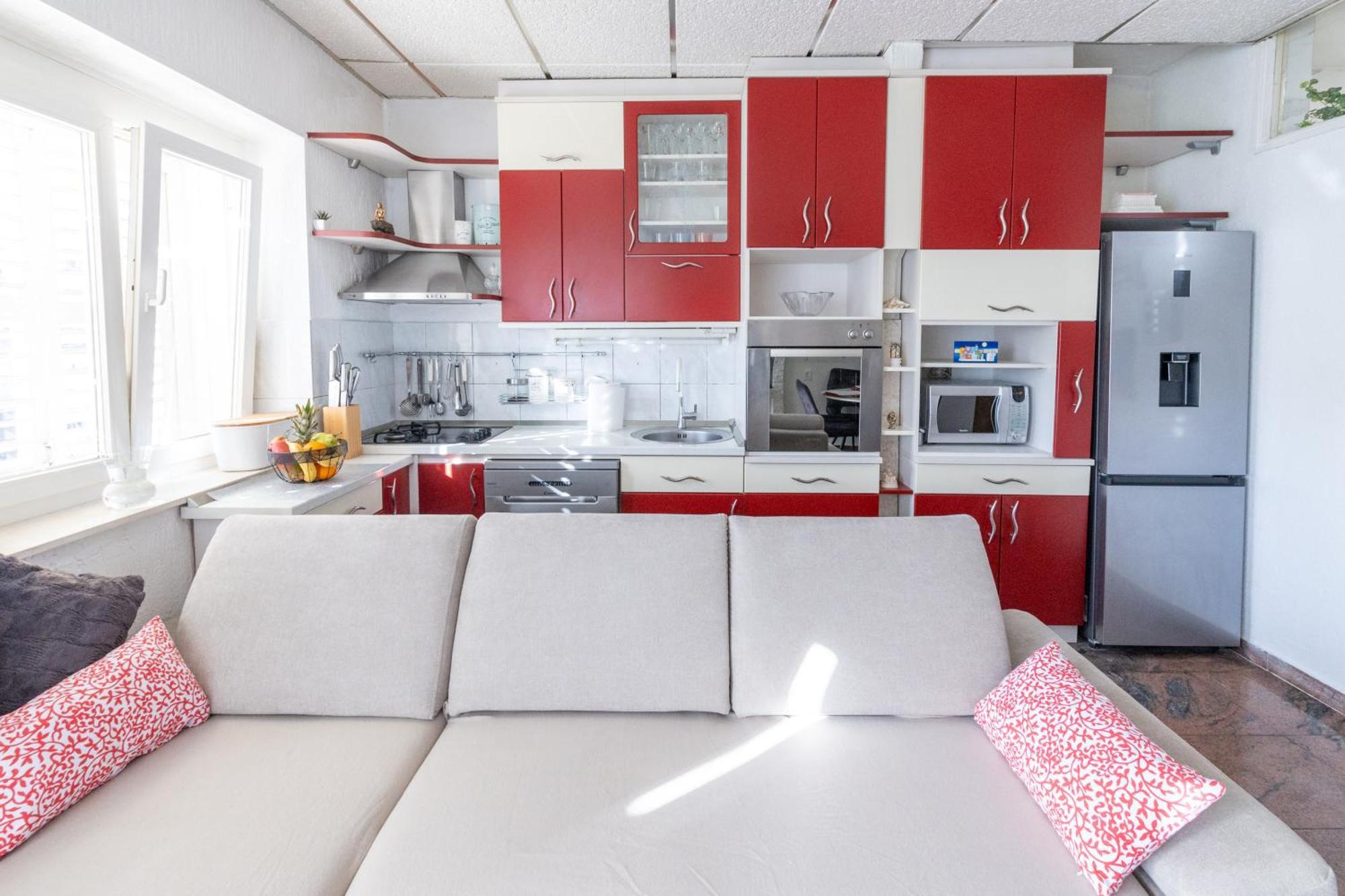 Metropolis Apartment *