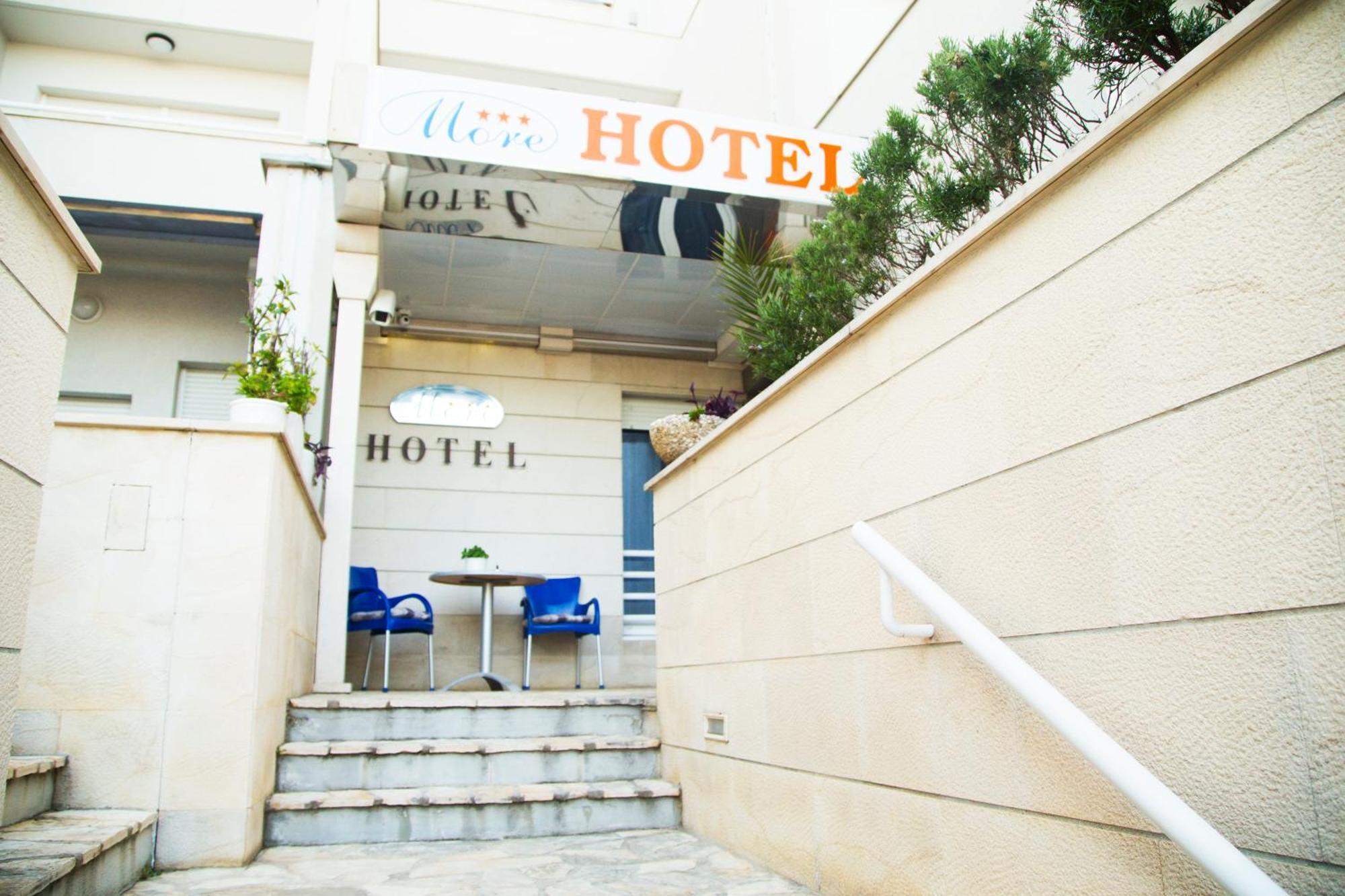 Hotel More 3*