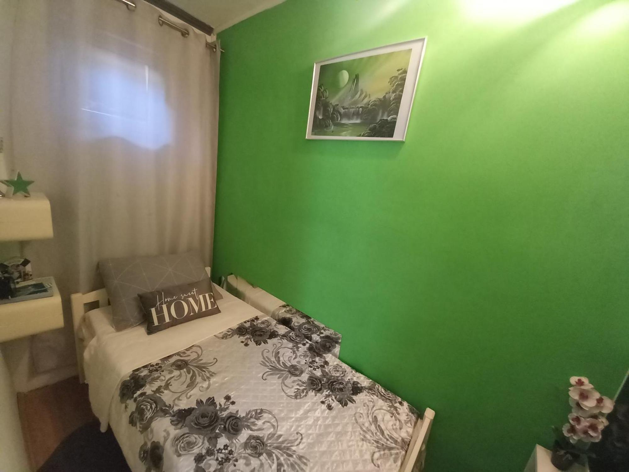 S-Type Apartment In The Center Split