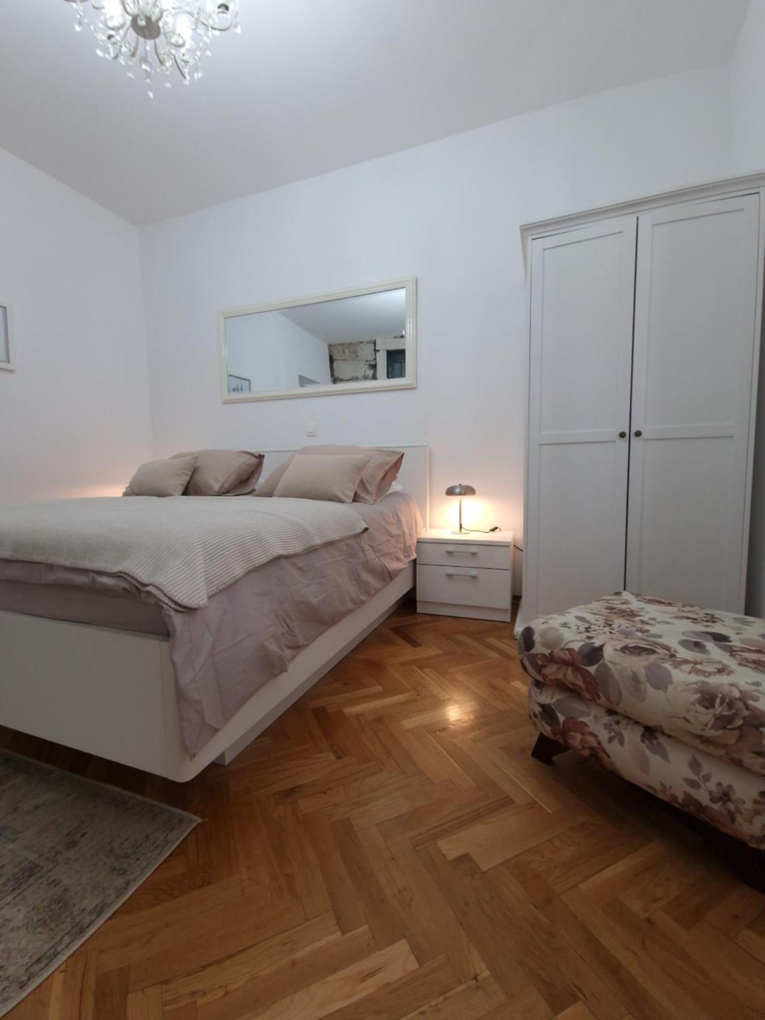 Ani Apartment Split