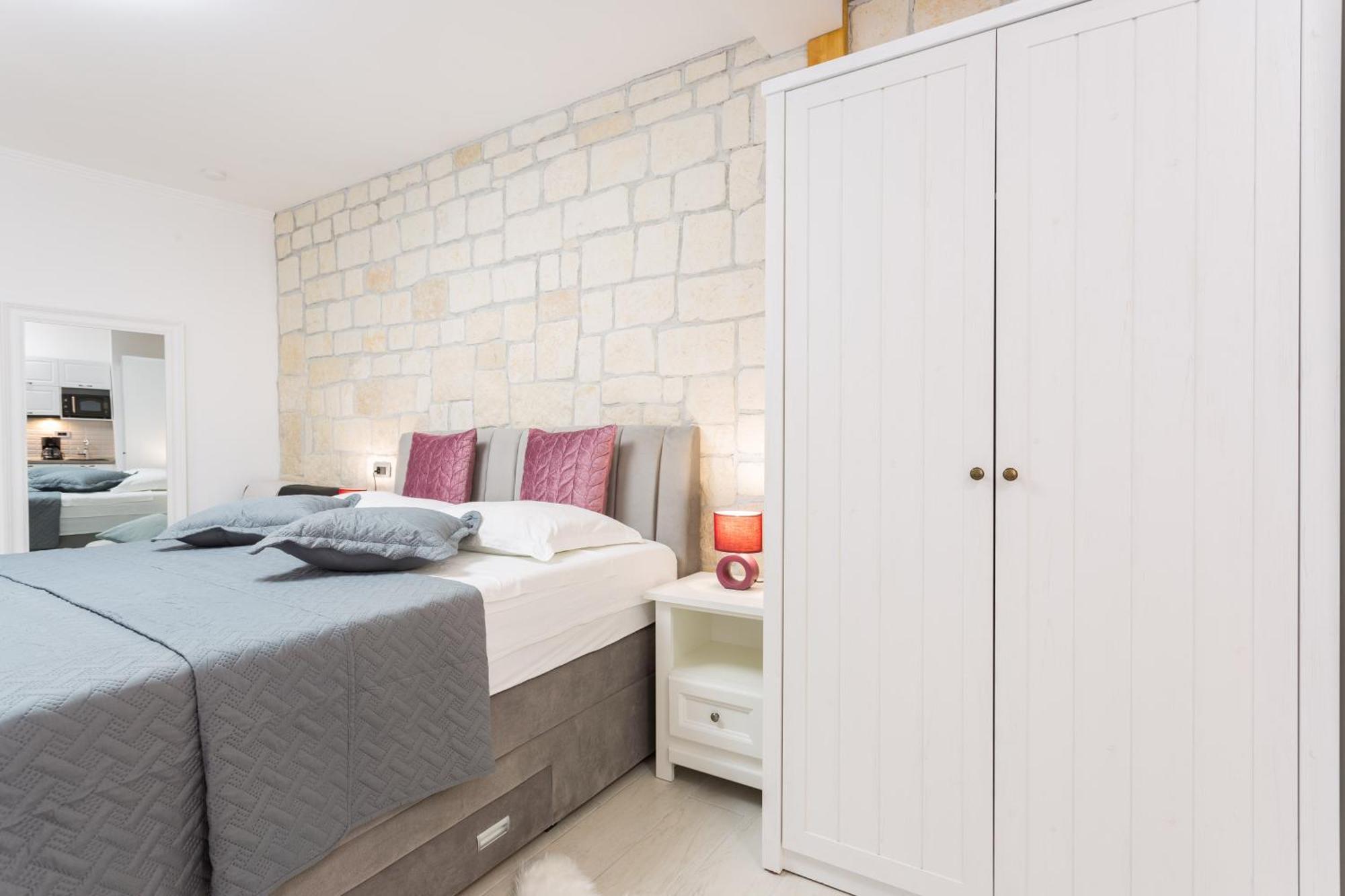 Arbol Apartment Split