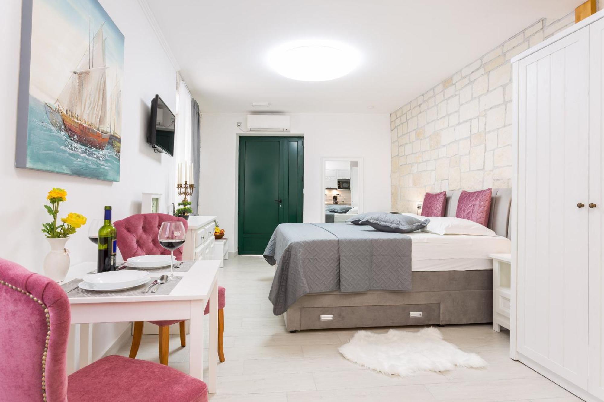 Arbol Apartment Split
