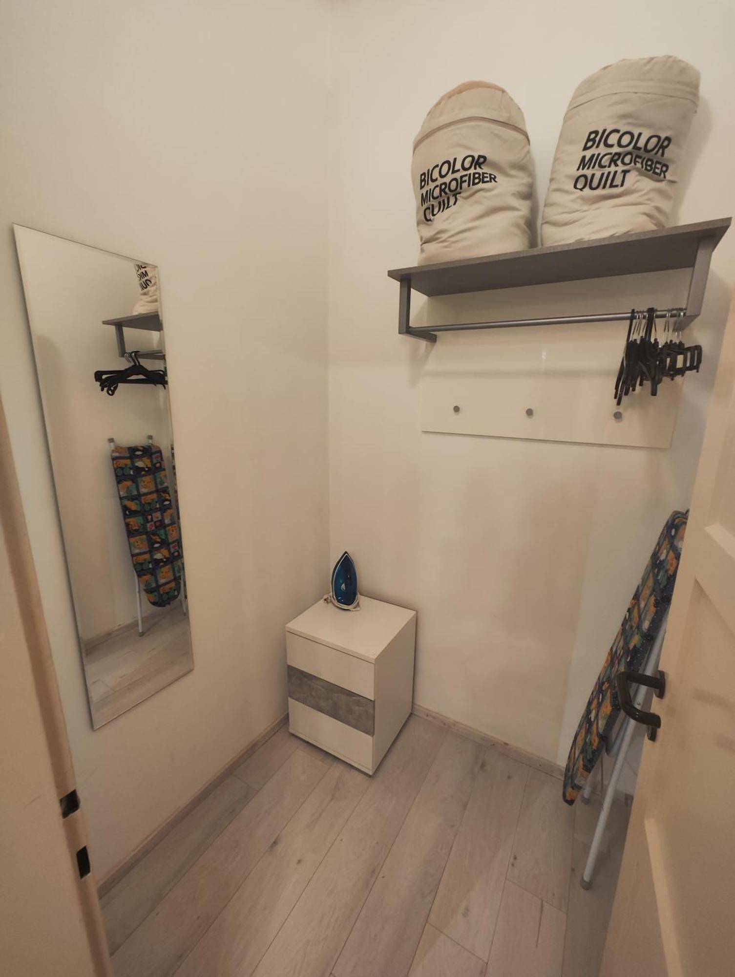 Queen Apartment *