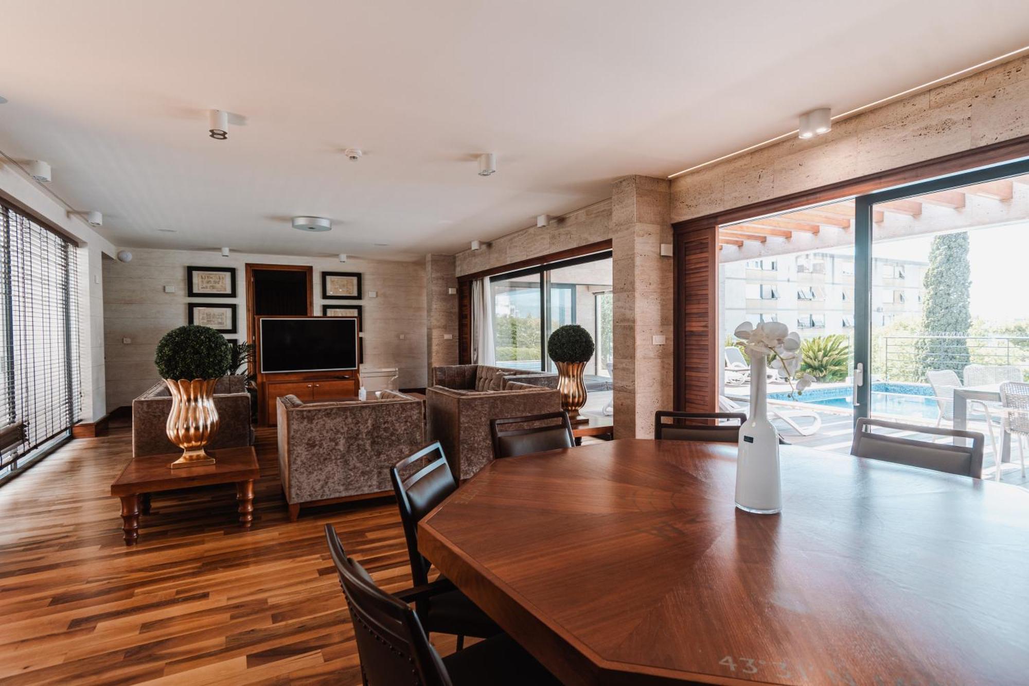 Penthouse Vinci Apartment