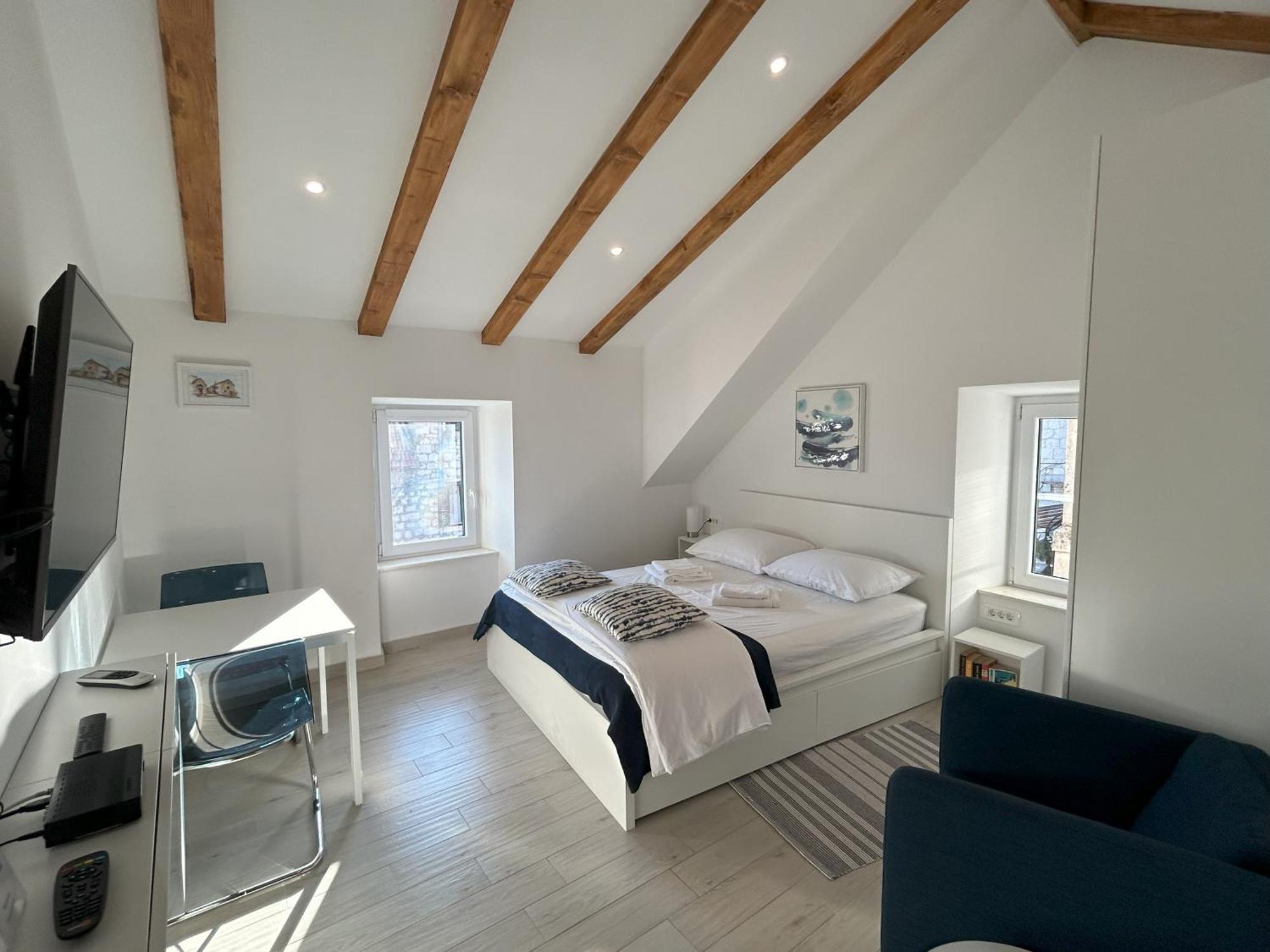 Apartment Mikula And Cvita Stone House Split