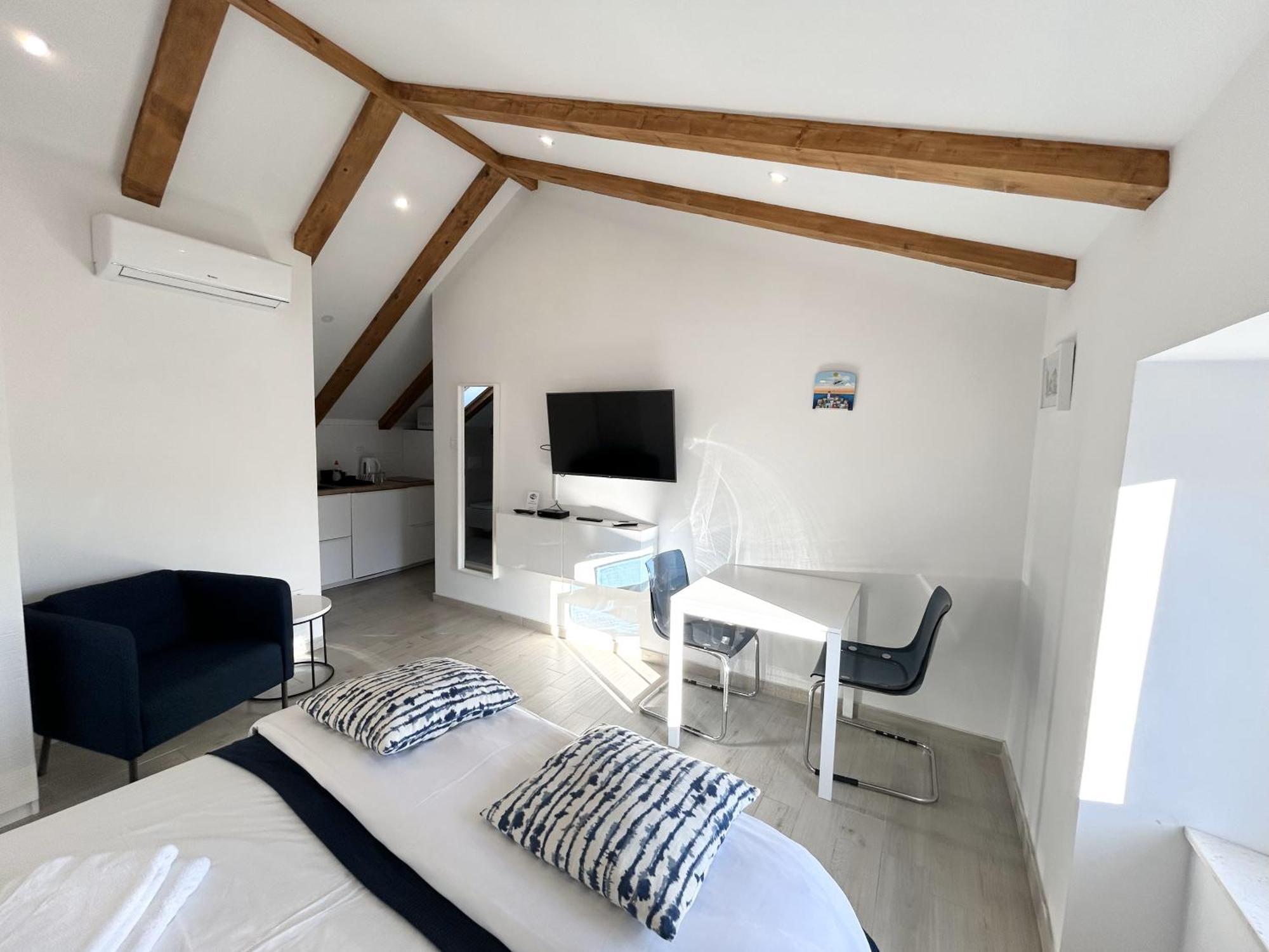 Apartment Mikula And Cvita Stone House