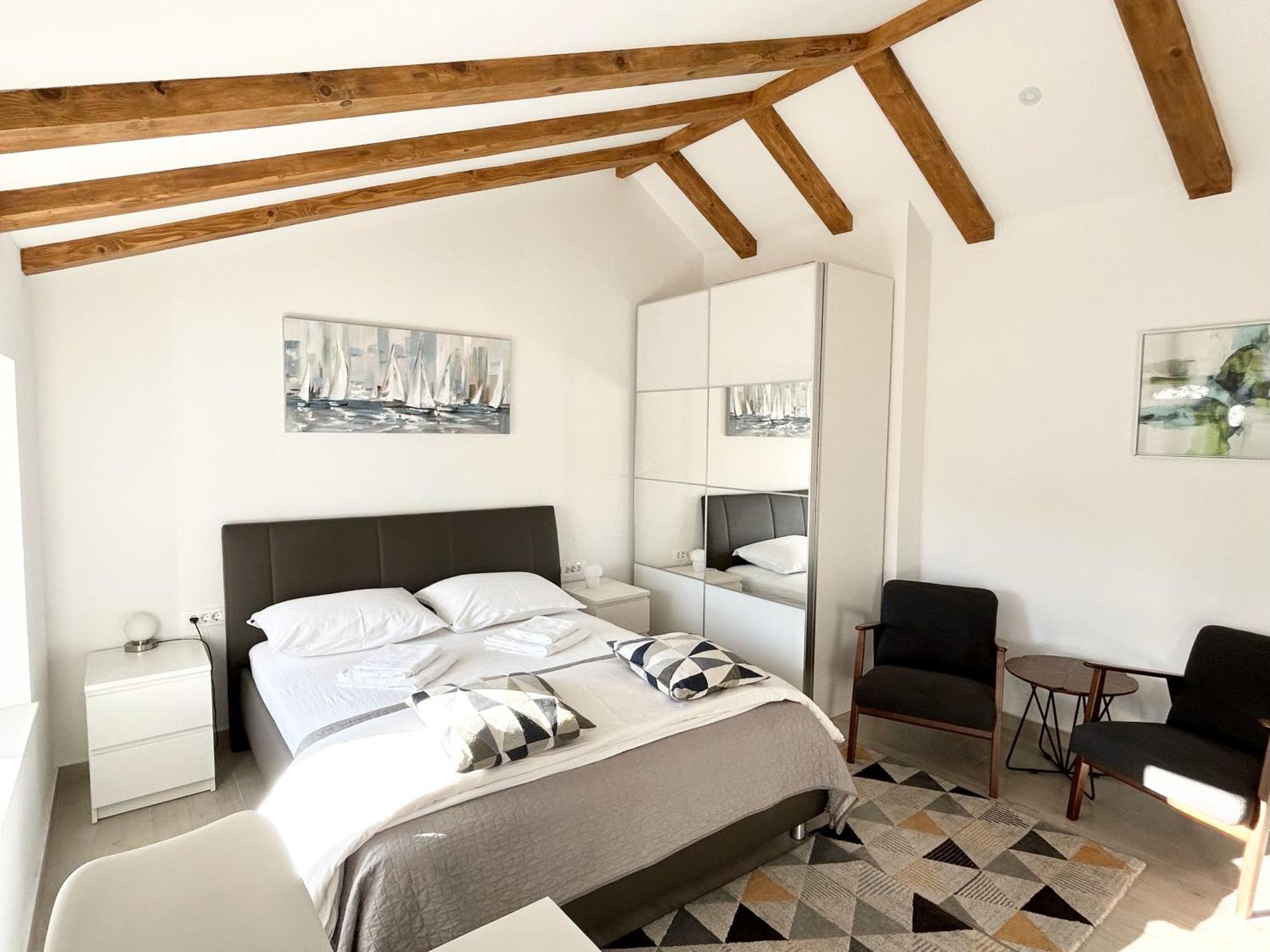 Apartment Mikula And Cvita Stone House