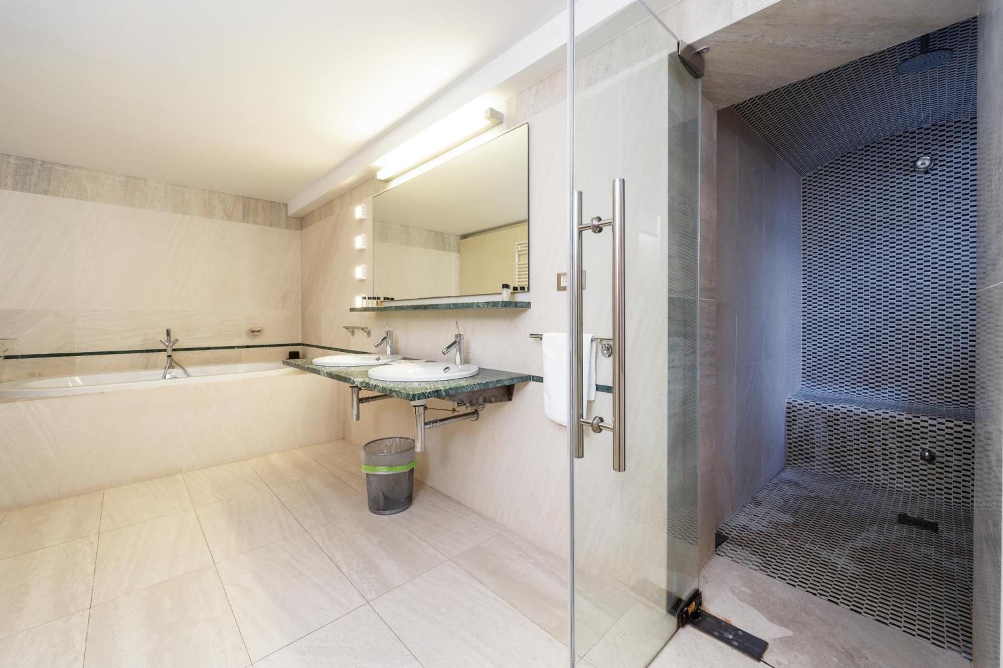 Imperial Apartment Split