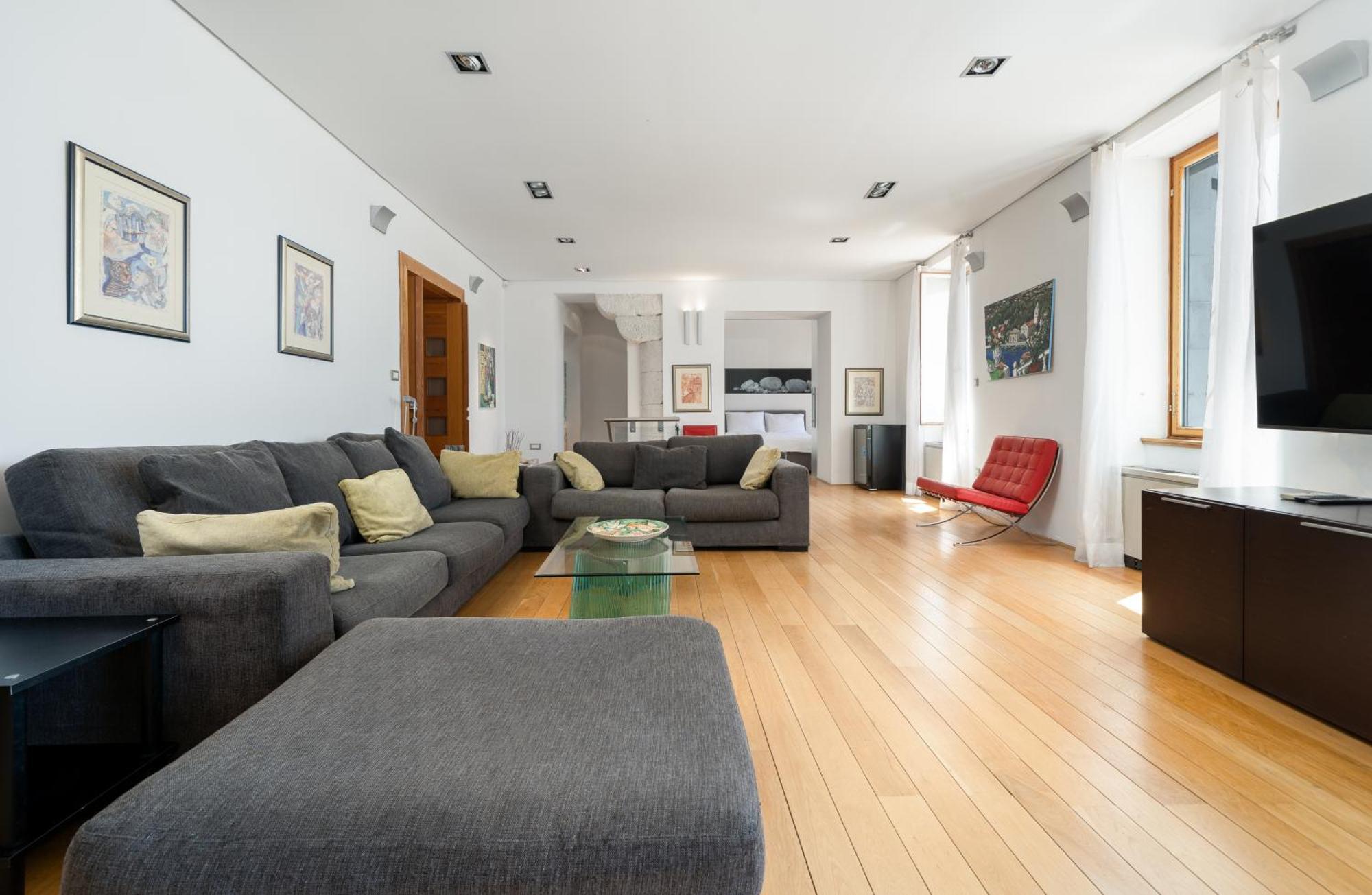 Imperial Apartment Split