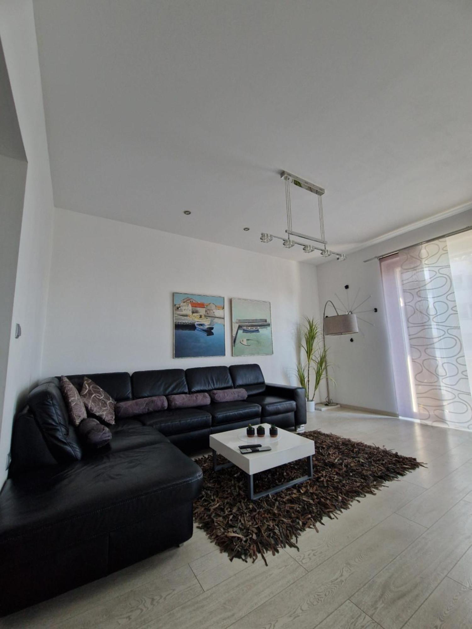 Modern For 2 In The Center Of The Town Split