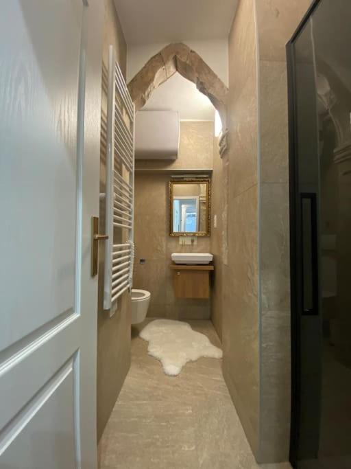 Diokletian's Golden Nest Apartment