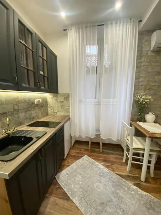 Diokletian's Golden Nest Apartment *